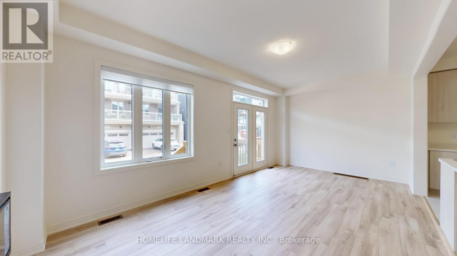 3183 Crystal Drive, Oakville, Ontario  L6M 0W8 - Photo 6 - W12350683