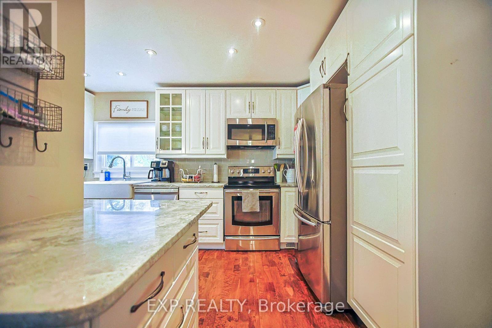 62 Owen Place, Hamilton (Greenford), Ontario  L8G 2H2 - Photo 26 - X12387073