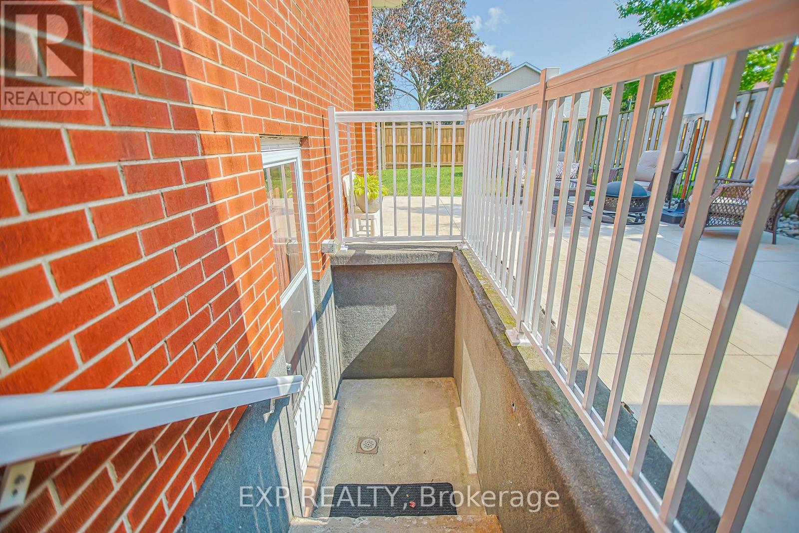 62 Owen Place, Hamilton (Greenford), Ontario  L8G 2H2 - Photo 44 - X12387073