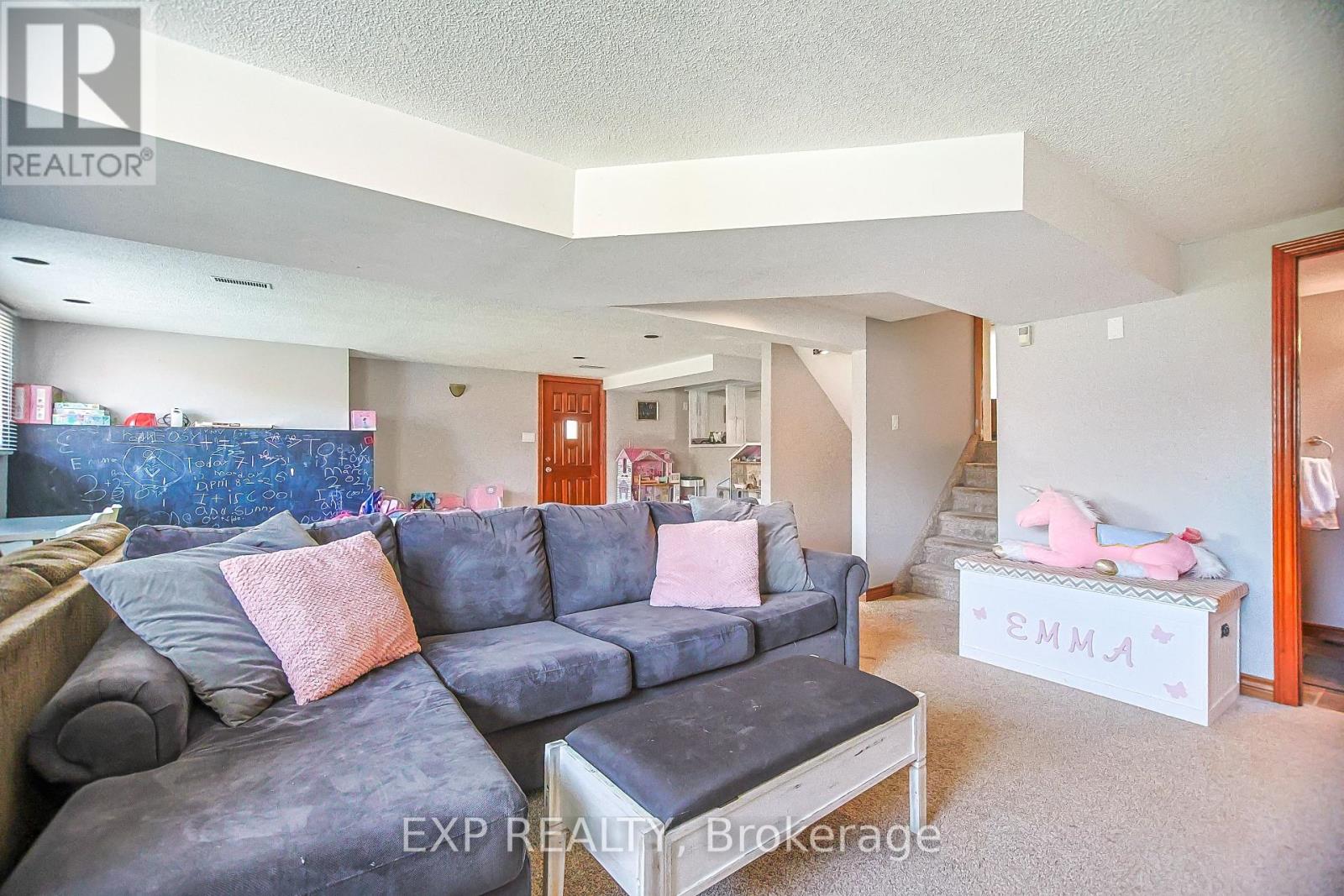 62 Owen Place, Hamilton (Greenford), Ontario  L8G 2H2 - Photo 37 - X12387073