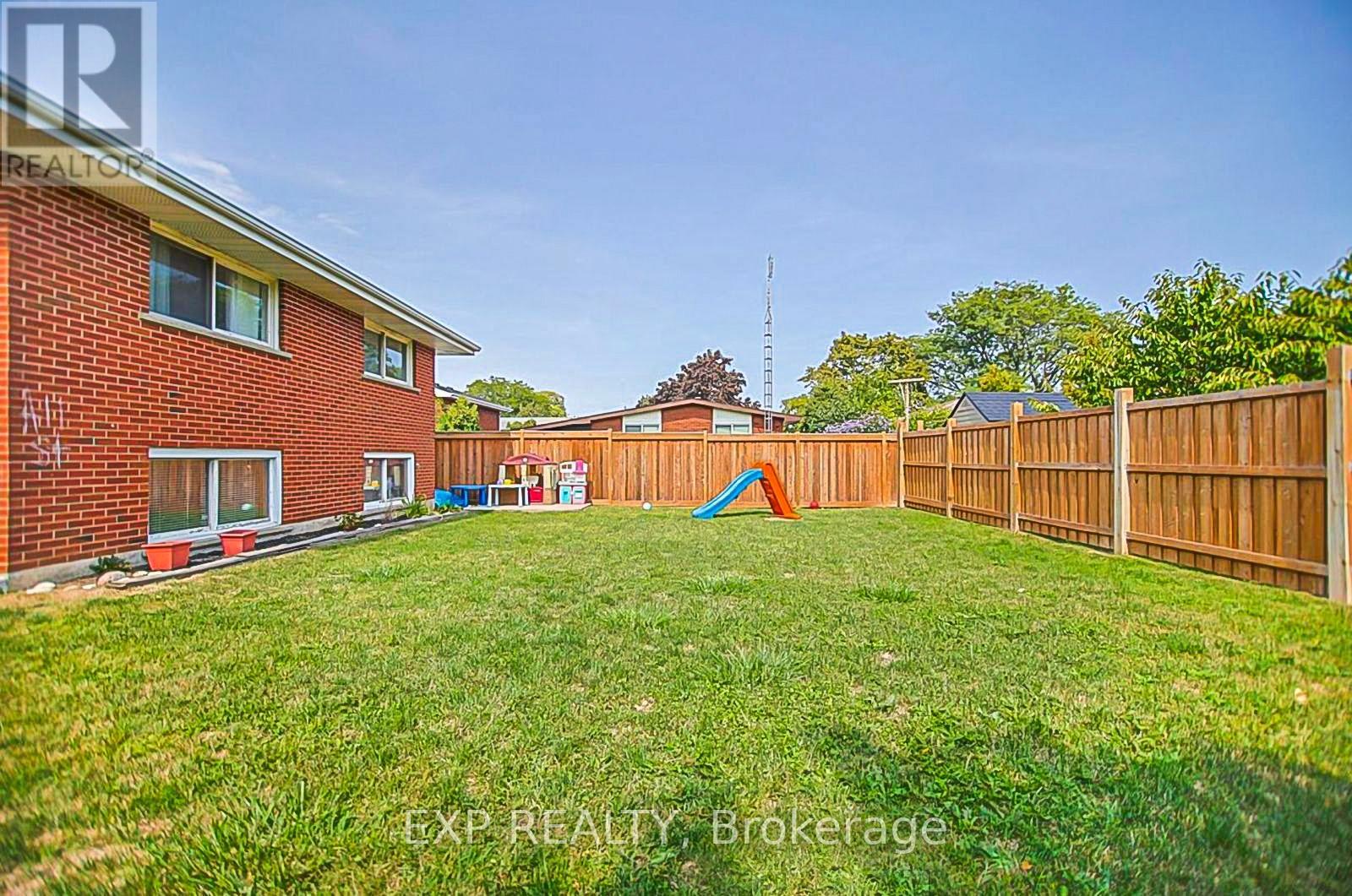 62 Owen Place, Hamilton (Greenford), Ontario  L8G 2H2 - Photo 50 - X12387073