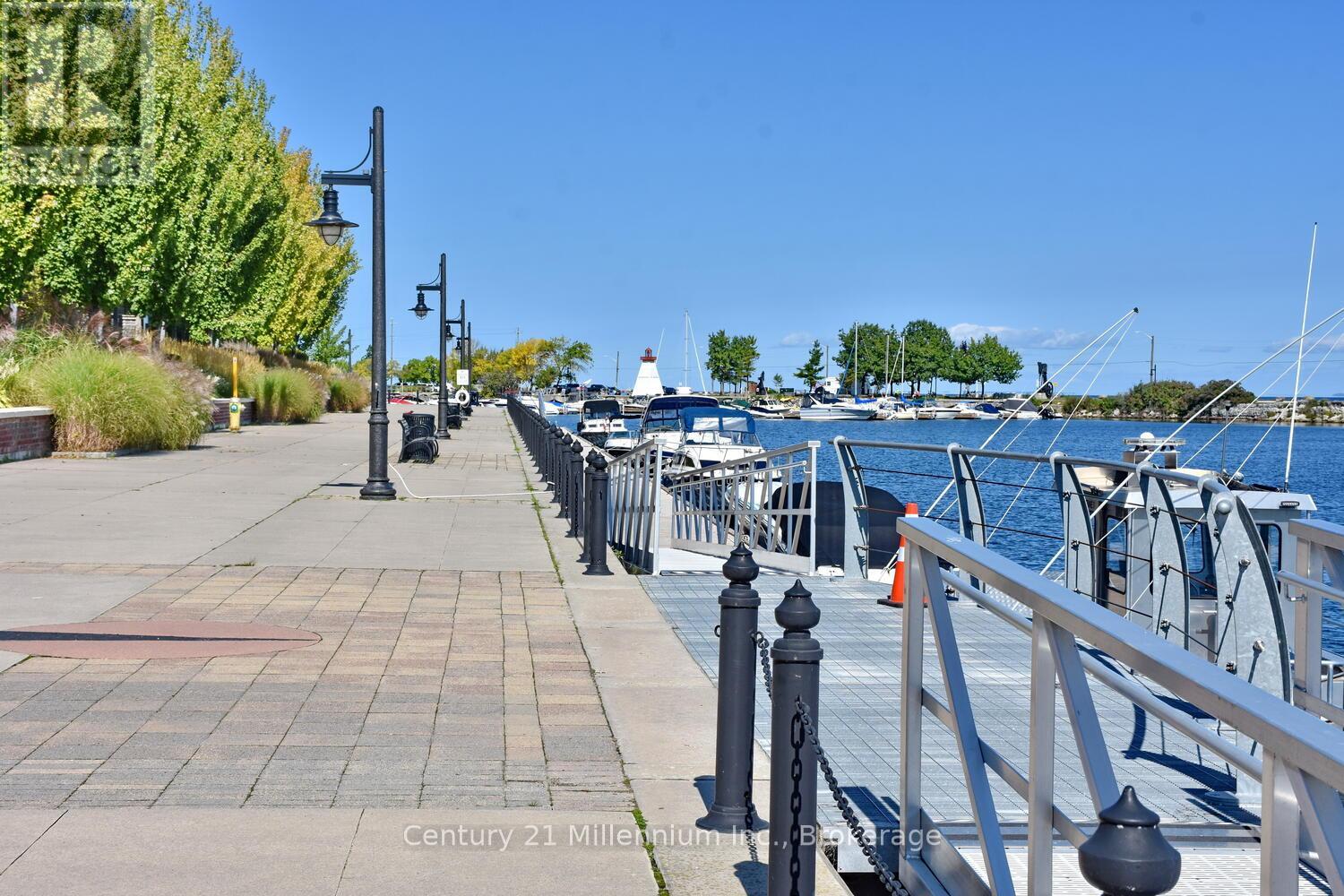 208 - 1 Shipyard Lane, Collingwood, Ontario  L9Y 0W2 - Photo 3 - S12416086
