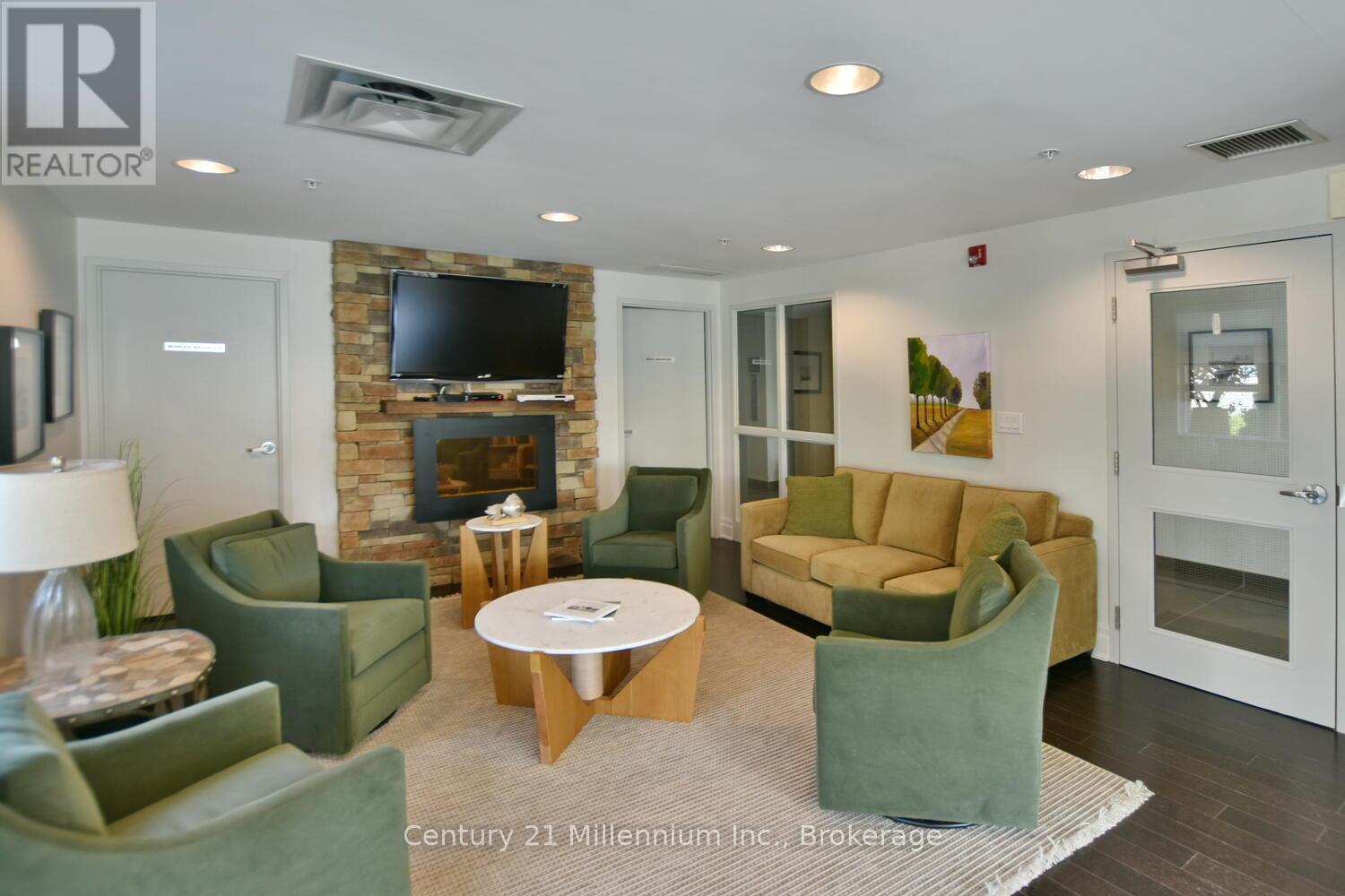 208 - 1 Shipyard Lane, Collingwood, Ontario  L9Y 0W2 - Photo 45 - S12416086