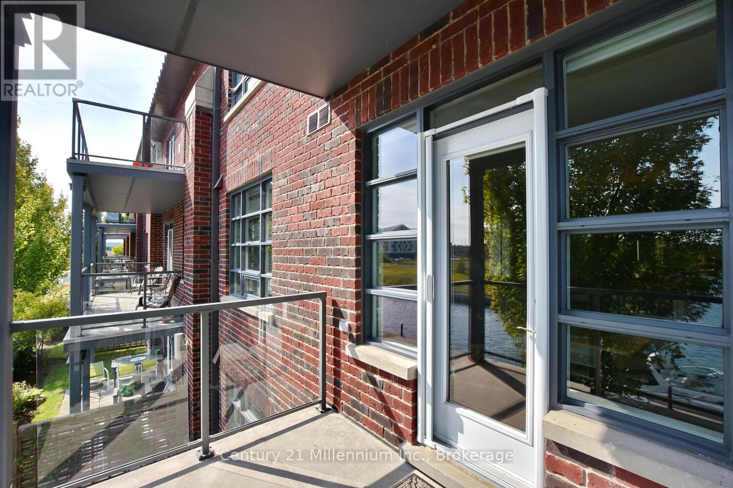 208 - 1 Shipyard Lane, Collingwood, Ontario  L9Y 0W2 - Photo 7 - S12416086