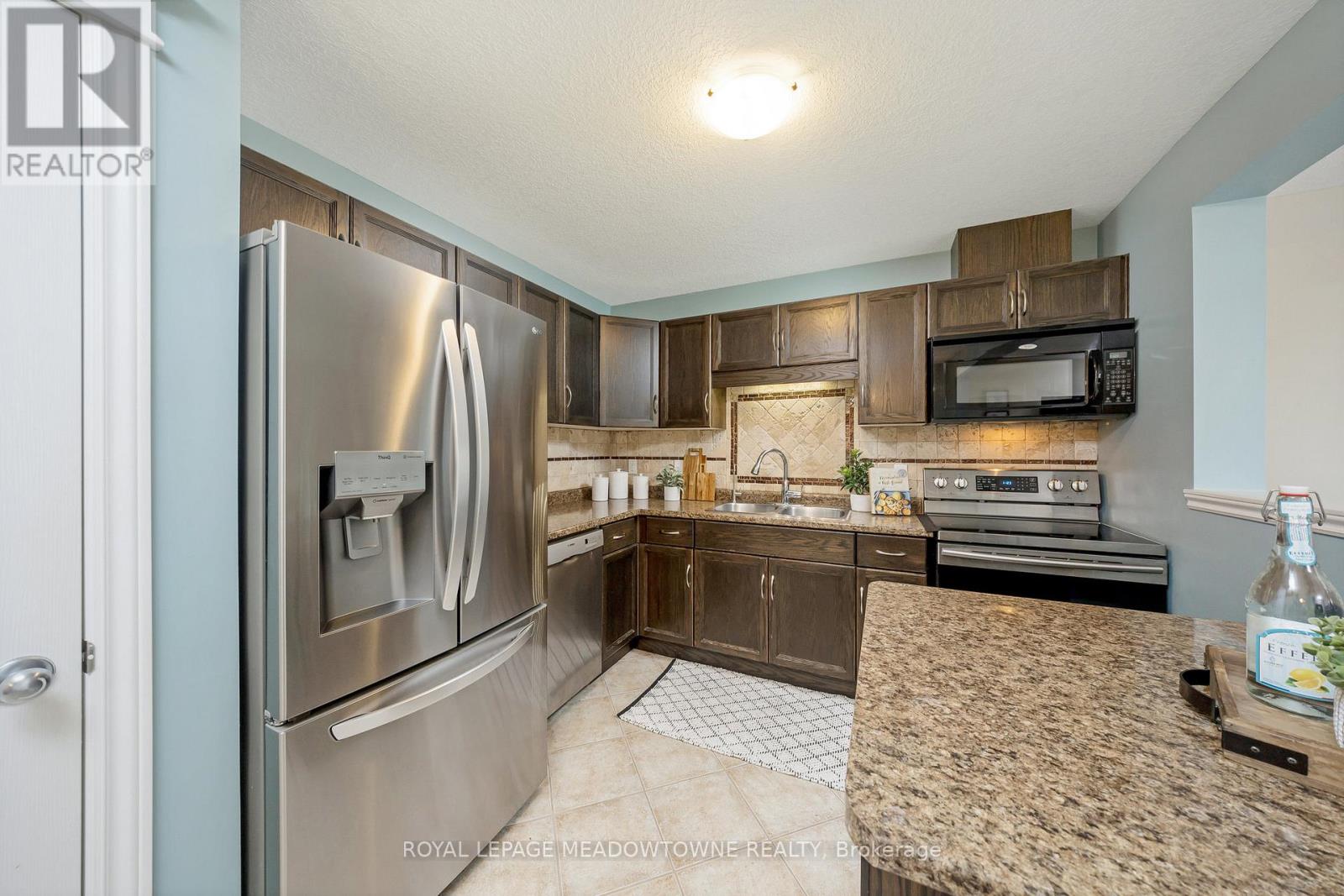 324 Severn Drive, Guelph, Ontario  N1E 0E9 - Photo 10 - X12415899