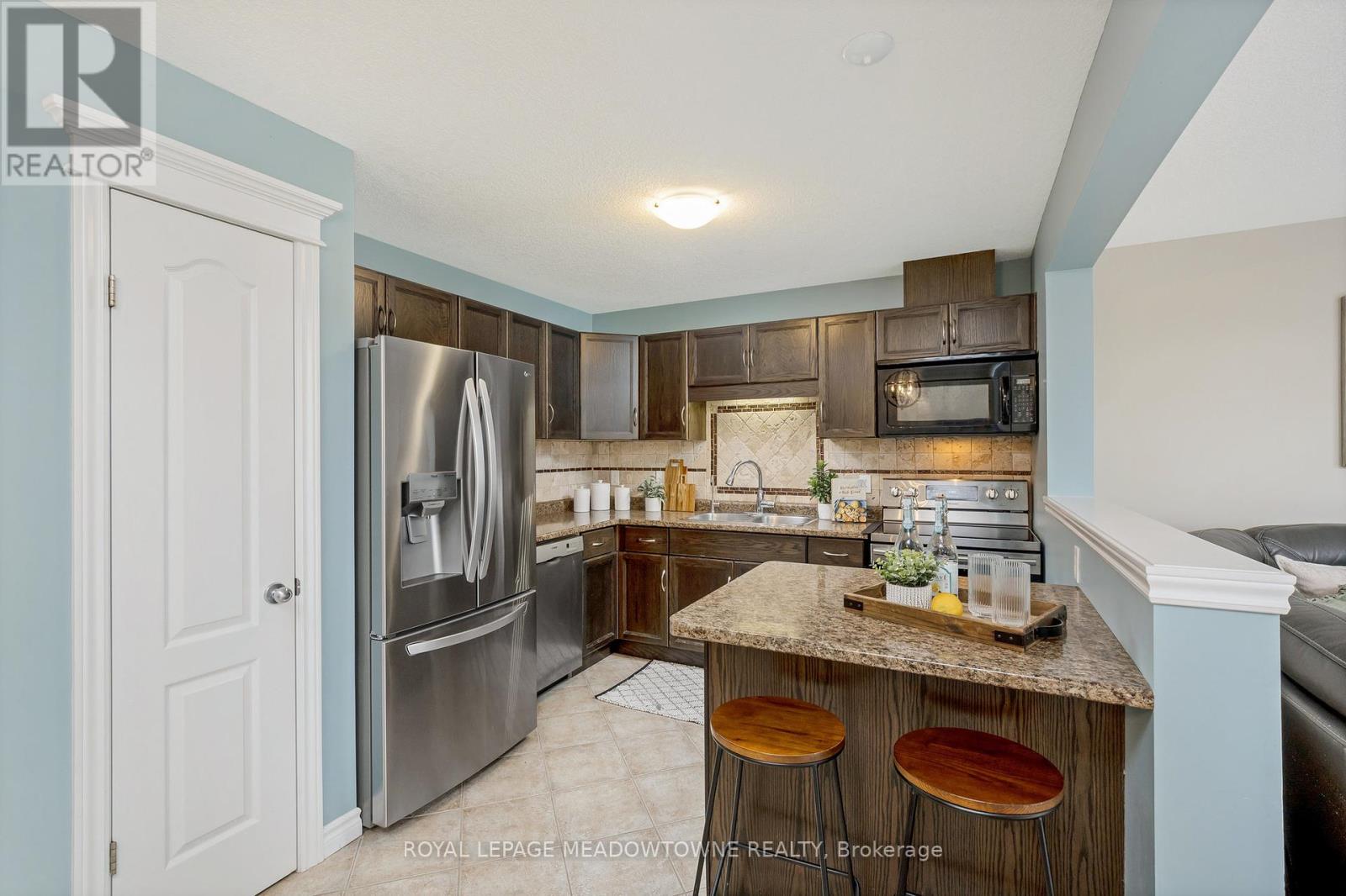 324 Severn Drive, Guelph, Ontario  N1E 0E9 - Photo 8 - X12415899
