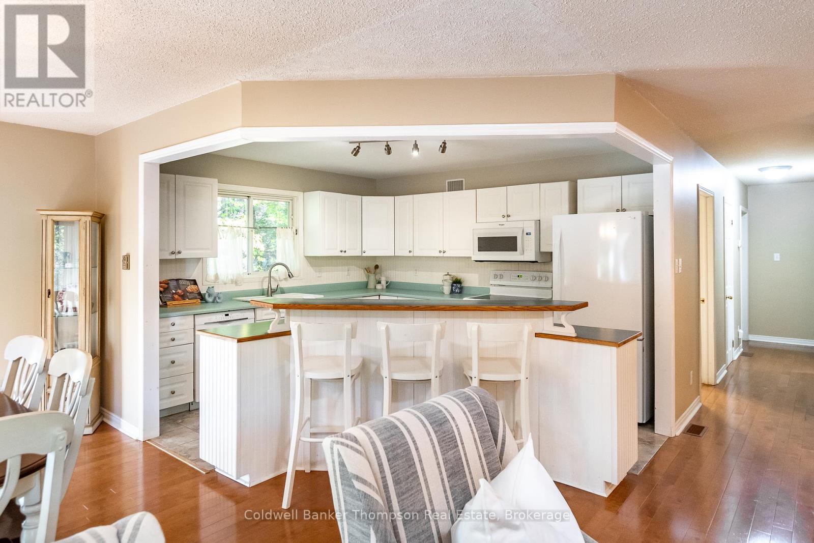 22 Jenner Court, Huntsville, Ontario  P0B 1L0 - Photo 11 - X12416033