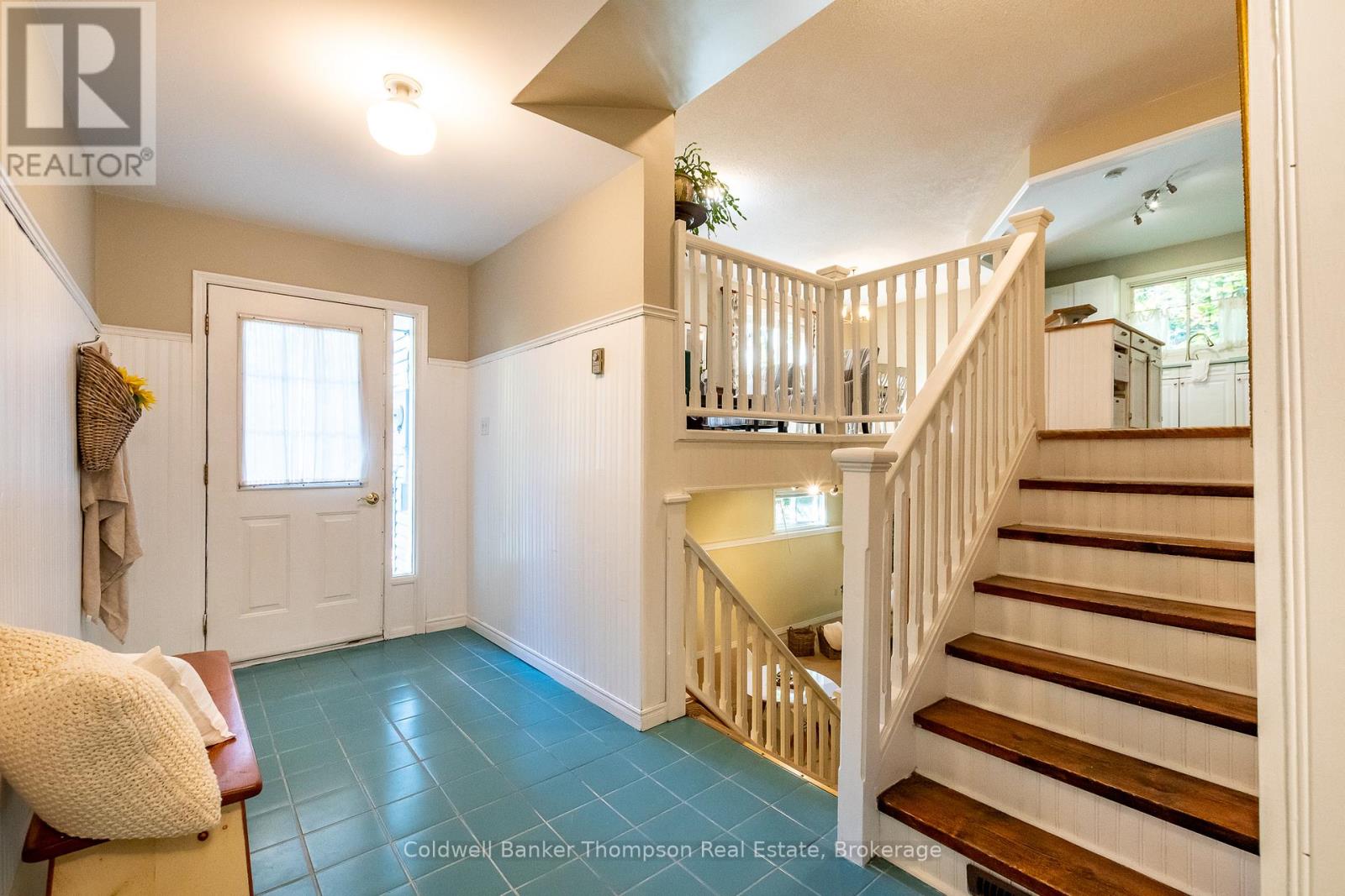 22 Jenner Court, Huntsville, Ontario  P0B 1L0 - Photo 3 - X12416033