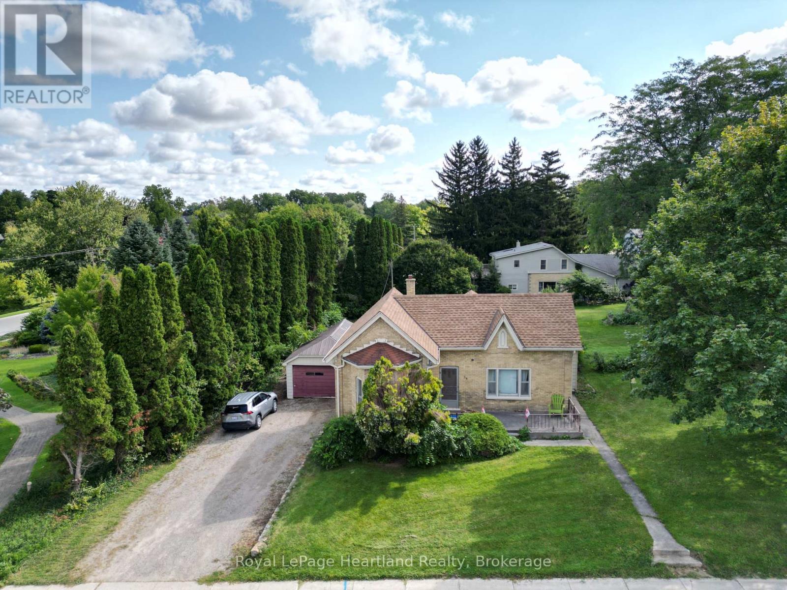 34 Main Street S, South Huron, Ontario  N0M 1S1 - Photo 3 - X12416054