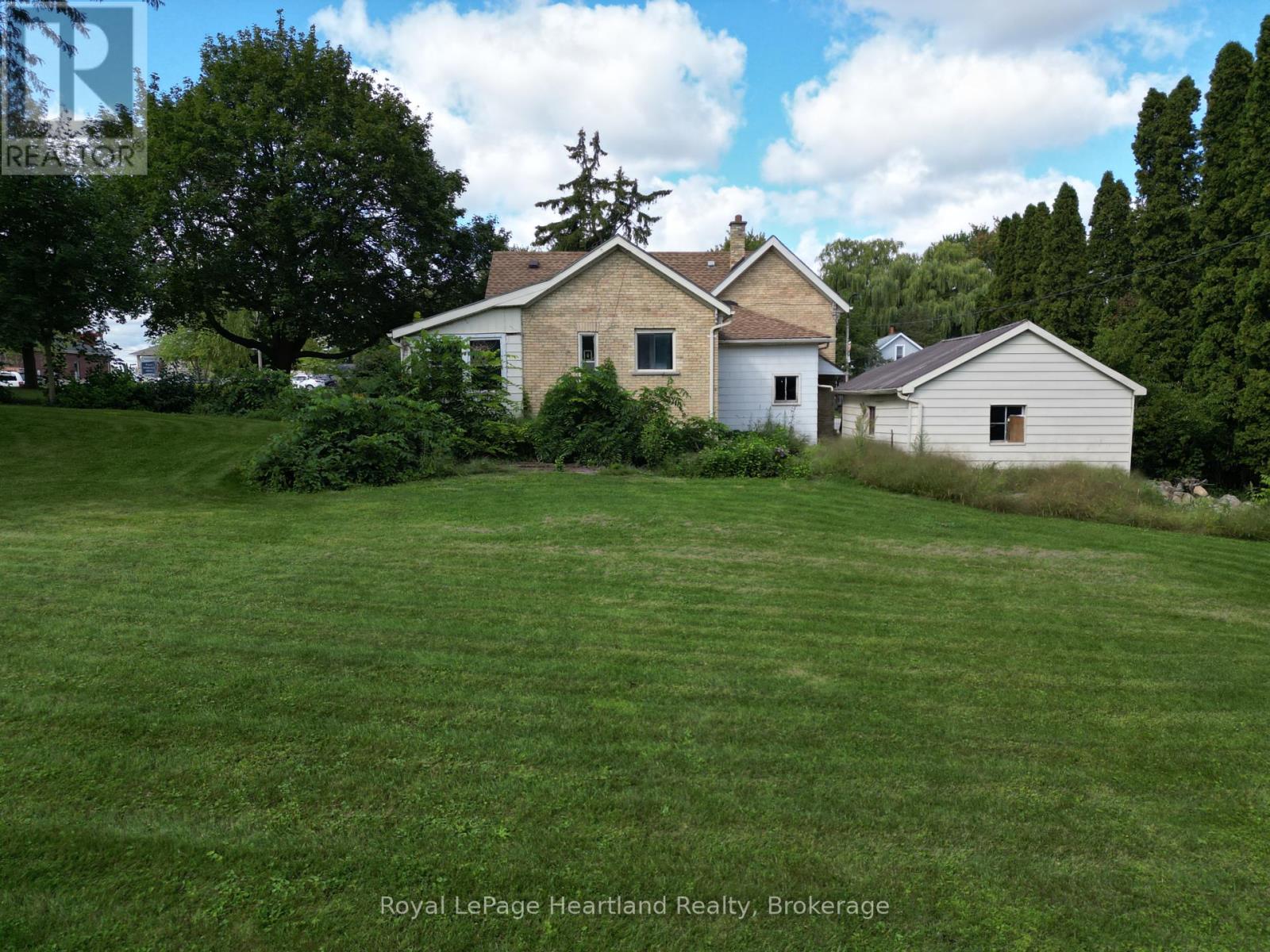 34 Main Street S, South Huron, Ontario  N0M 1S1 - Photo 7 - X12416054