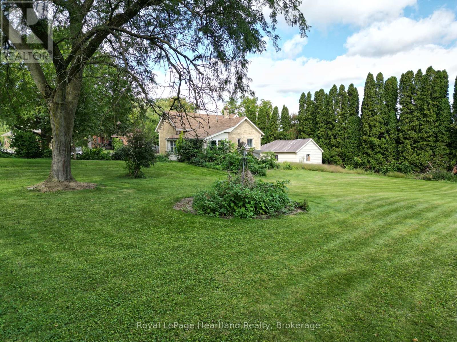 34 Main Street S, South Huron, Ontario  N0M 1S1 - Photo 8 - X12416054