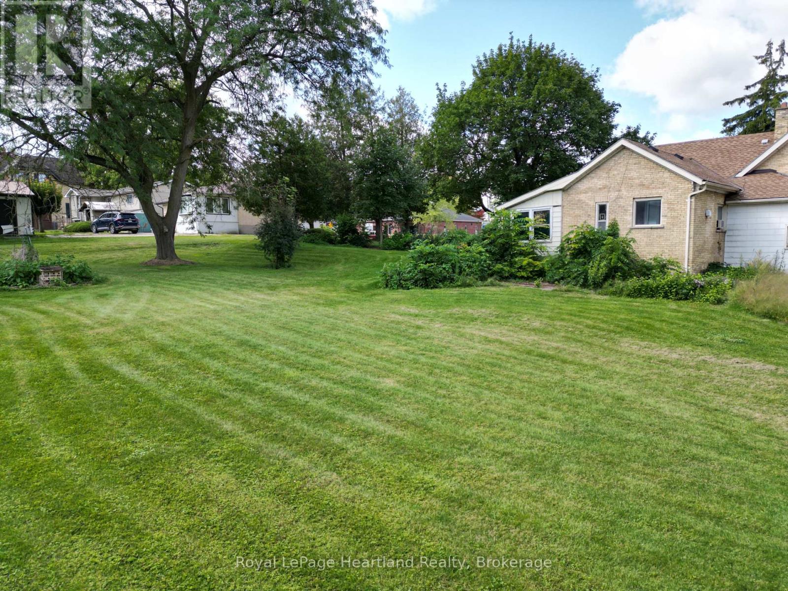 34 Main Street S, South Huron, Ontario  N0M 1S1 - Photo 9 - X12416054