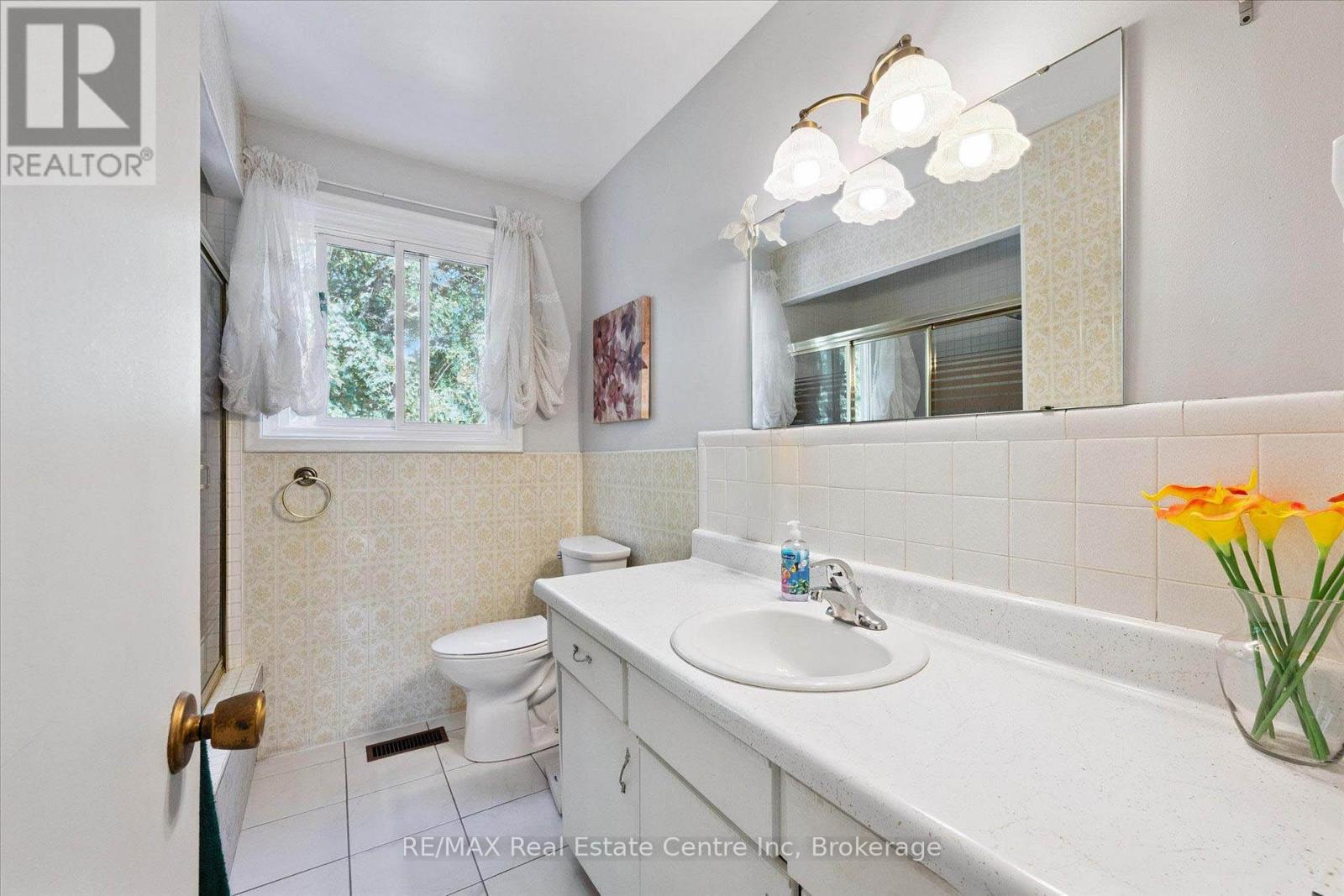 33 Hastings Boulevard, Guelph, Ontario  N1E 4G3 - Photo 10 - X12416133