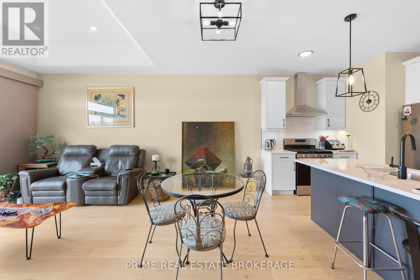 3 - 106 Coastal Crescent, Lambton Shores, Ontario  N0M 1T0 - Photo 16 - X12416005
