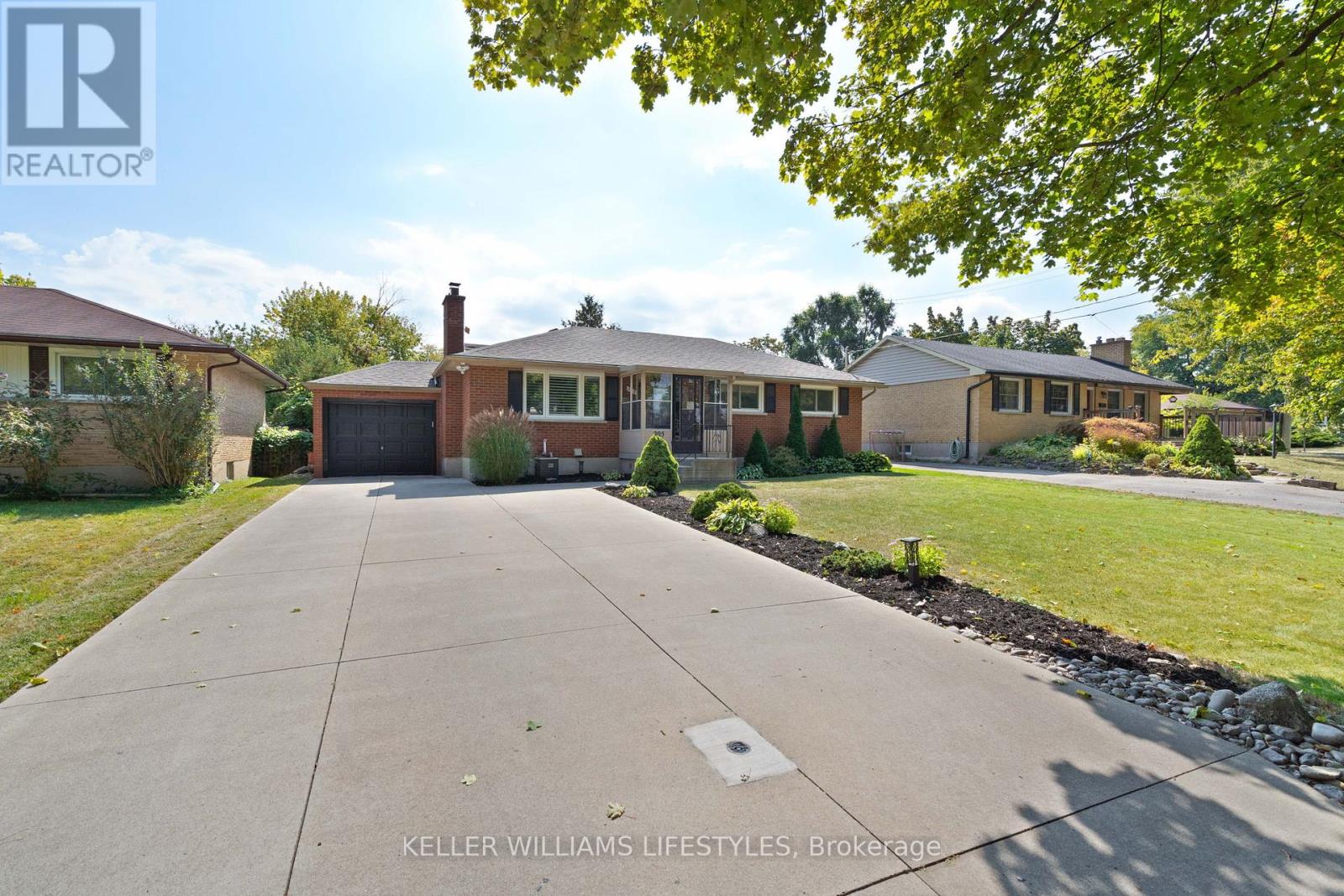 205 Gladman Avenue, London South, Ontario  N6J 1X6 - Photo 2 - X12416007