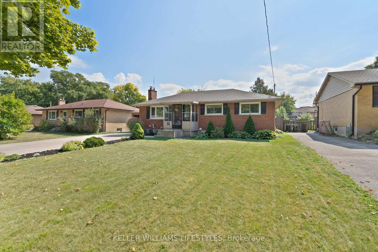205 Gladman Avenue, London South, Ontario  N6J 1X6 - Photo 4 - X12416007