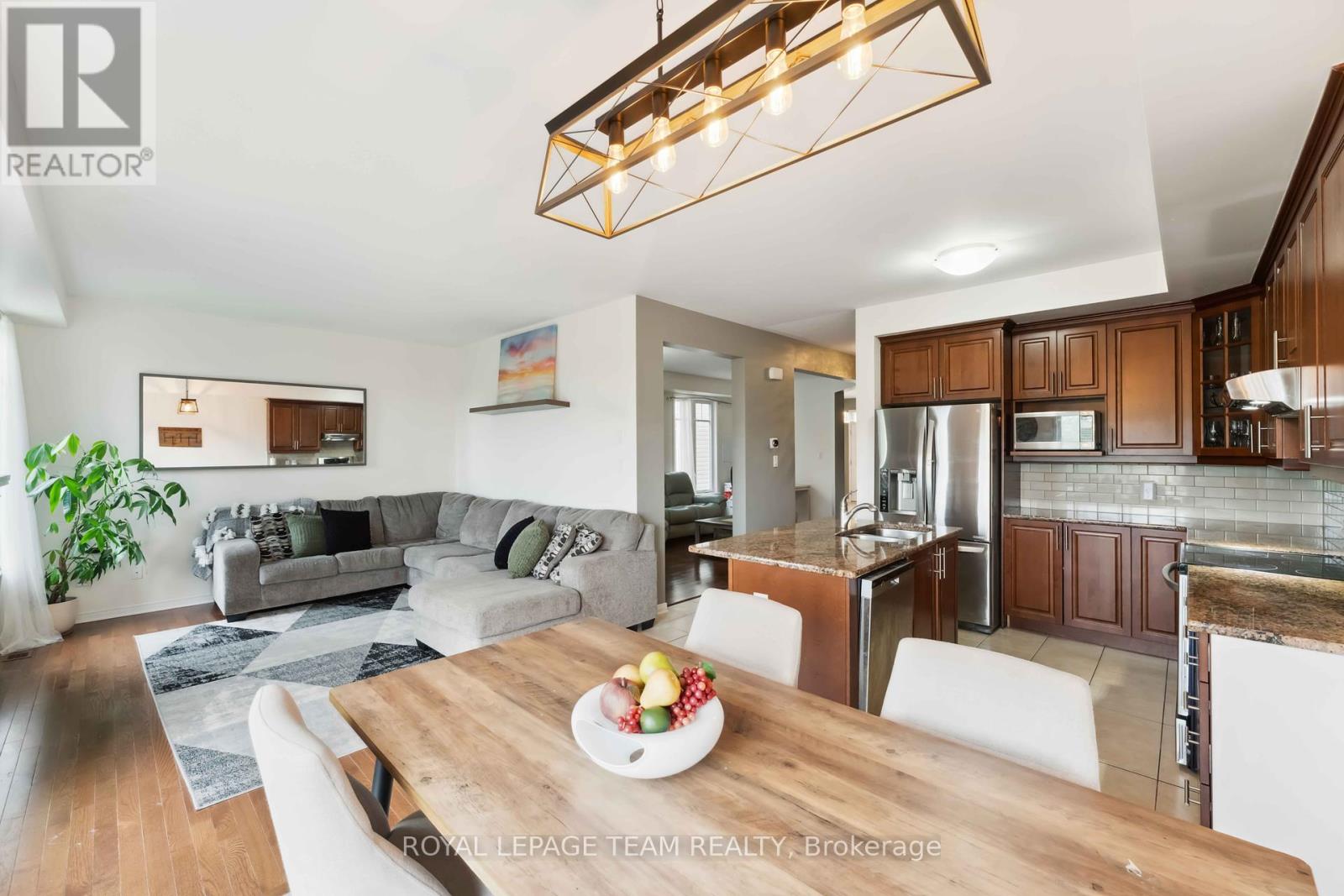 52 Tapadero Avenue, Ottawa, Ontario  K2V 0E1 - Photo 14 - X12416052