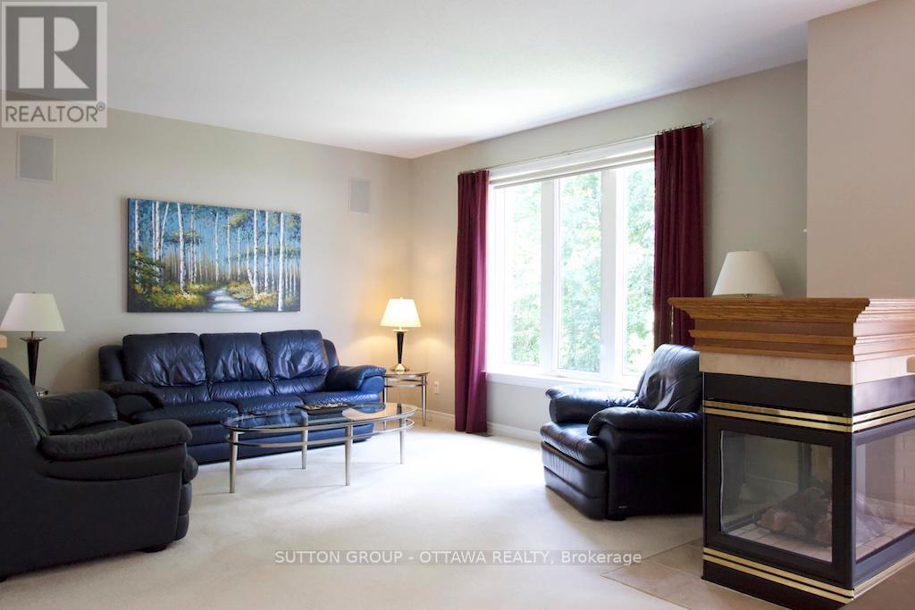 18 Sirocco Crescent, Ottawa, Ontario  K2S 1Z7 - Photo 11 - X12416080