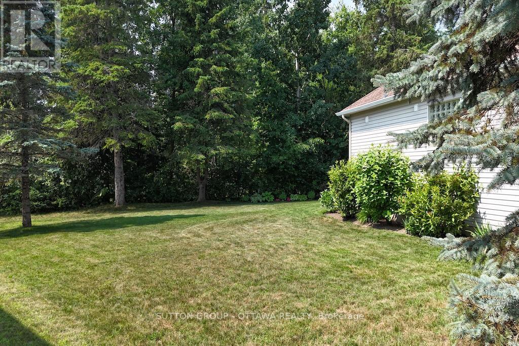 18 Sirocco Crescent, Ottawa, Ontario  K2S 1Z7 - Photo 37 - X12416080