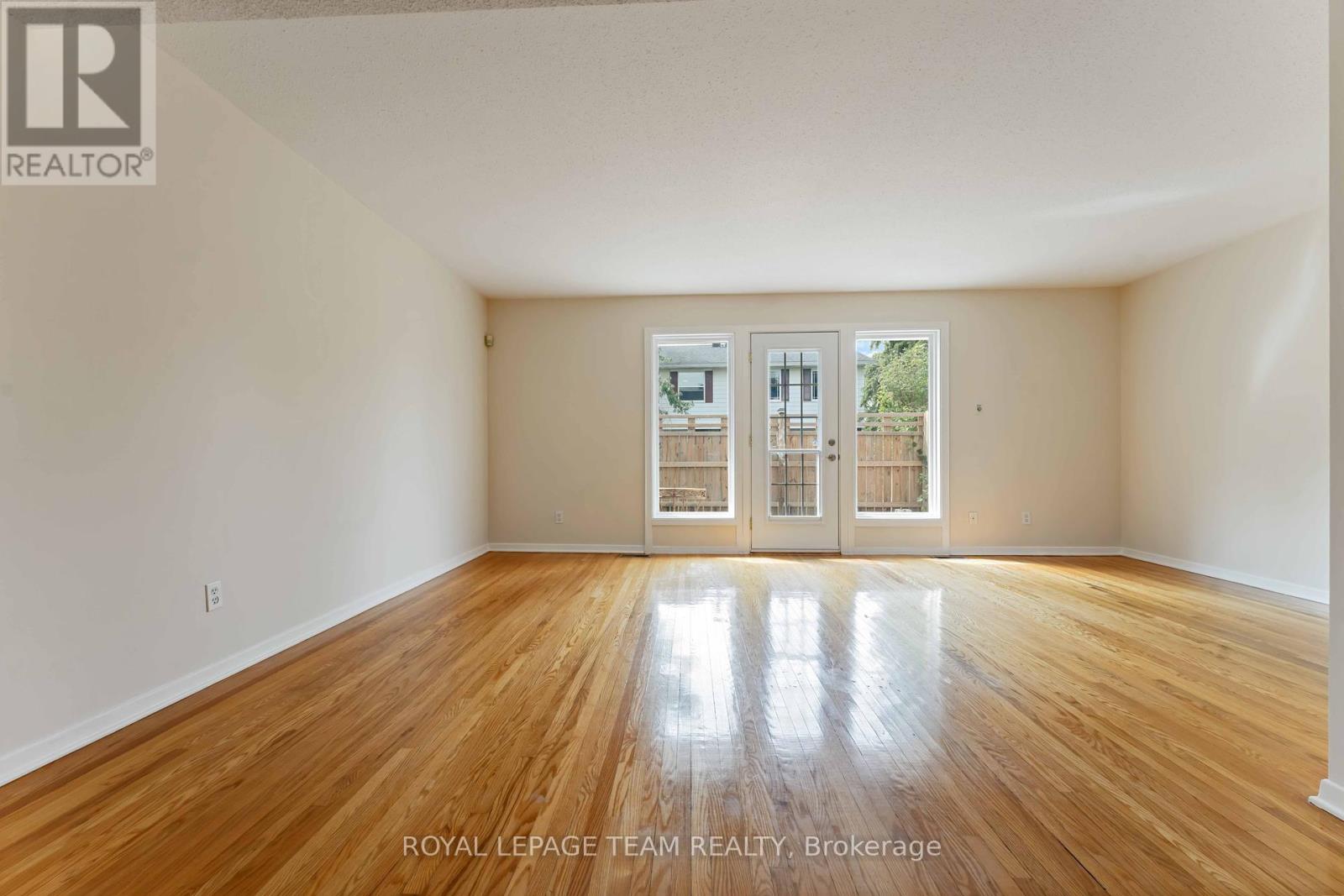 2664 Draper Avenue, Ottawa, Ontario  K2H 6Z9 - Photo 6 - X12416104