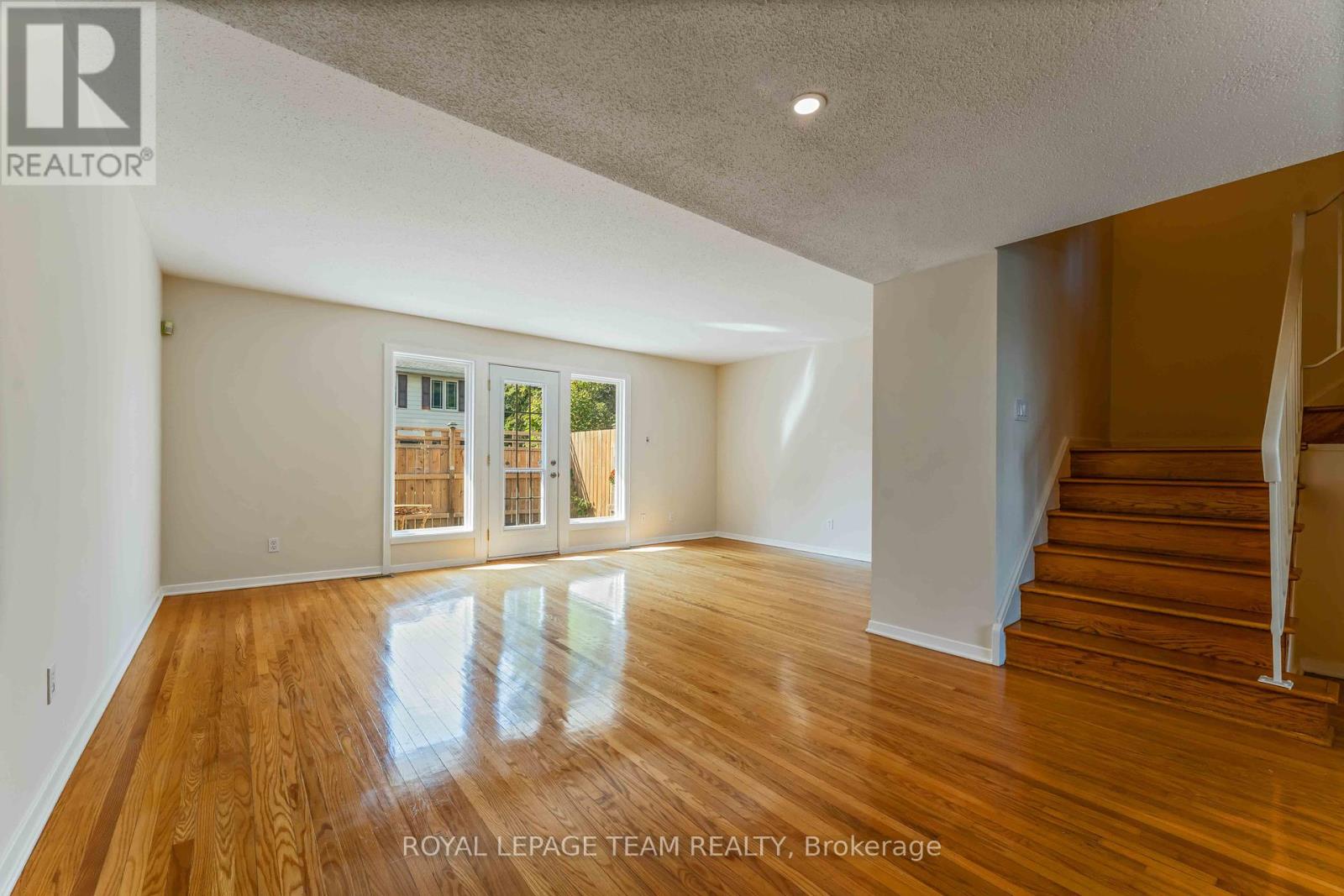 2664 Draper Avenue, Ottawa, Ontario  K2H 6Z9 - Photo 7 - X12416104