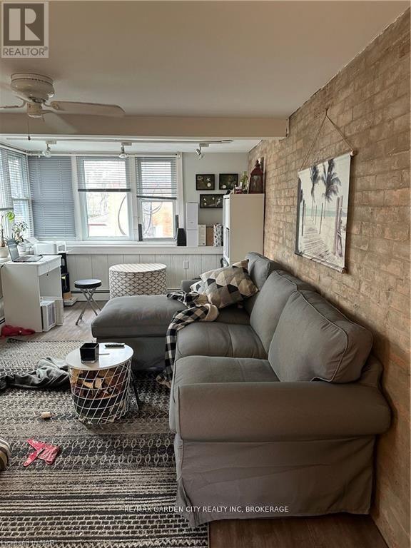 158a Lake Street, St. Catharines, Ontario  L2R 5Y7 - Photo 5 - X12416036