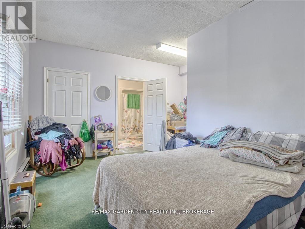243 Ontario Street, St. Catharines, Ontario  L2R 7J2 - Photo 13 - X12416120