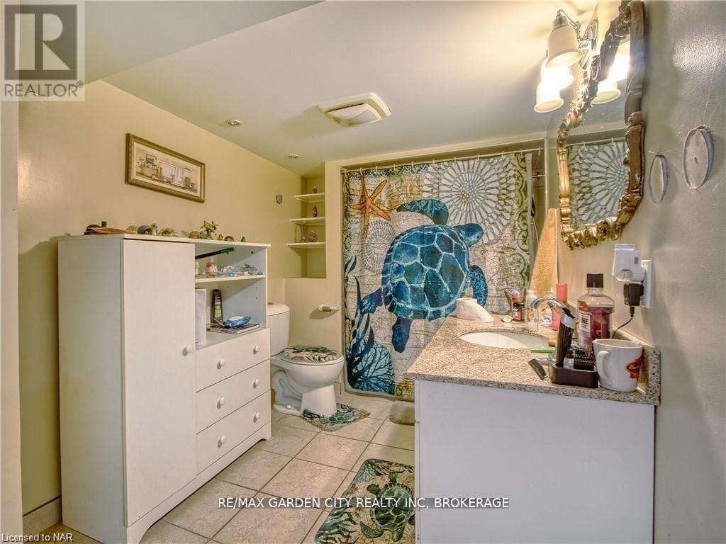 243 Ontario Street, St. Catharines, Ontario  L2R 7J2 - Photo 14 - X12416120