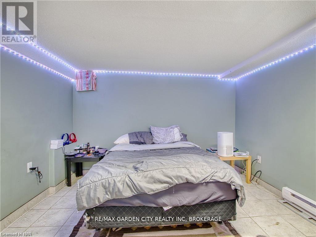243 Ontario Street, St. Catharines, Ontario  L2R 7J2 - Photo 16 - X12416120