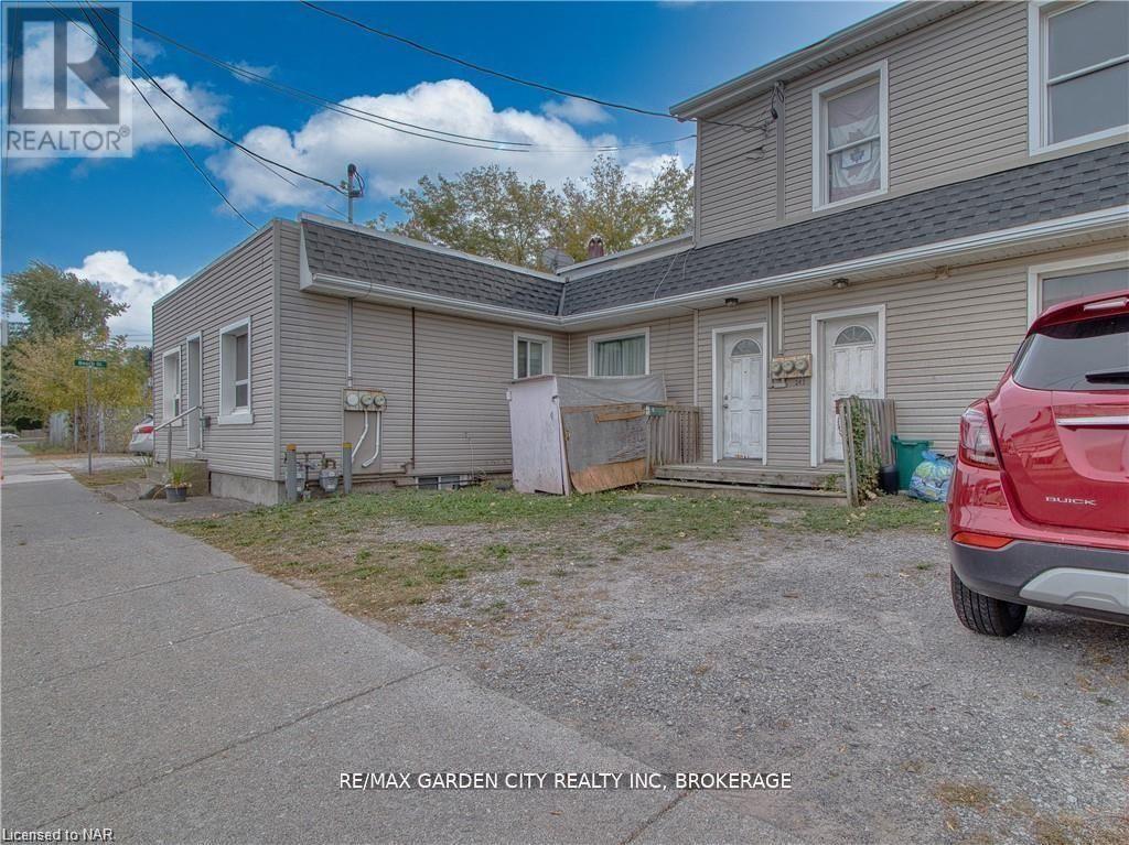 243 Ontario Street, St. Catharines, Ontario  L2R 7J2 - Photo 2 - X12416120