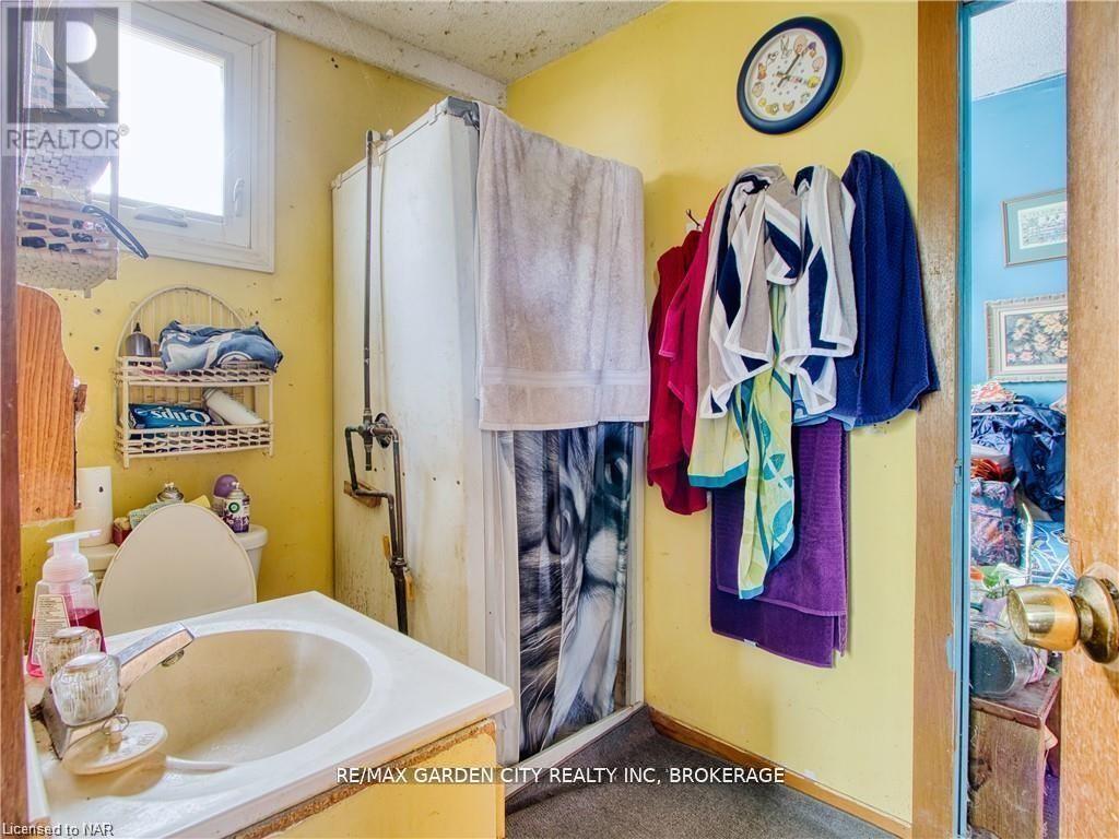 243 Ontario Street, St. Catharines, Ontario  L2R 7J2 - Photo 23 - X12416120