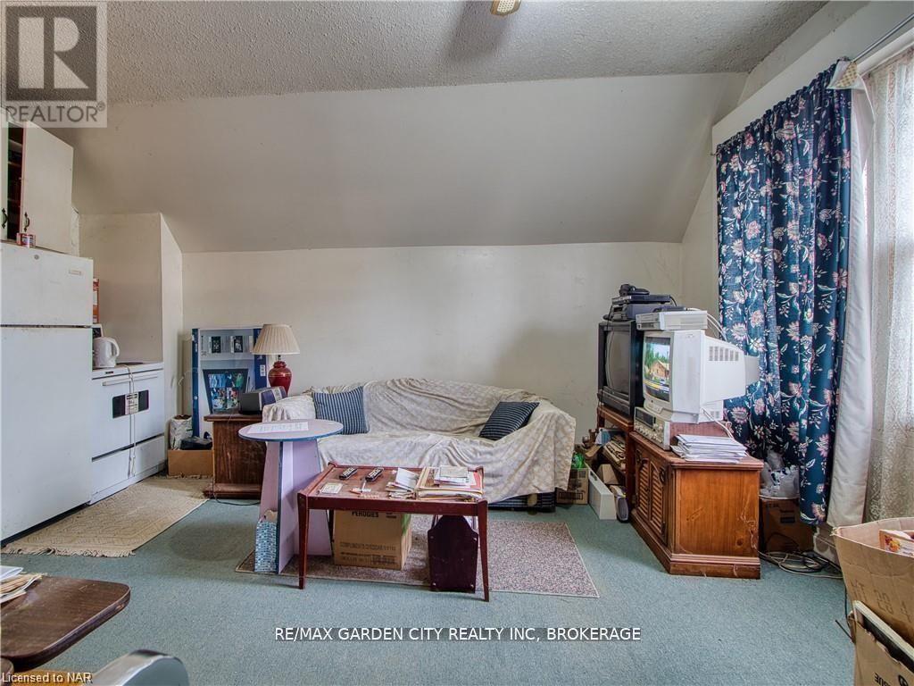 243 Ontario Street, St. Catharines, Ontario  L2R 7J2 - Photo 25 - X12416120