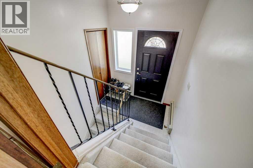 Property at 615 19 Street N image 3