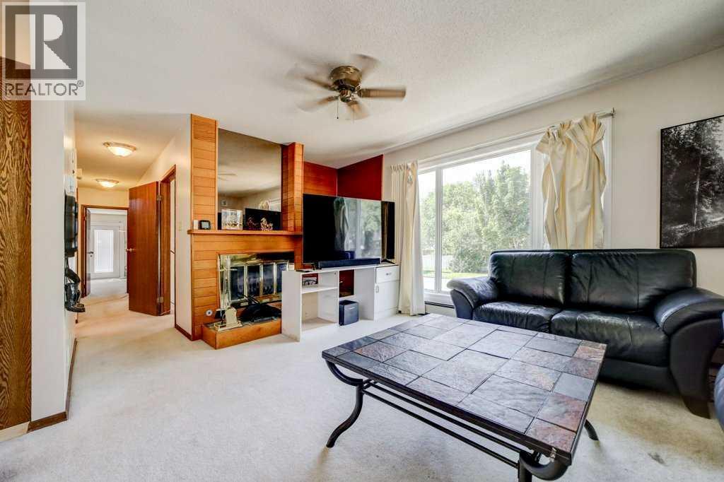 Property at 615 19 Street N image 5