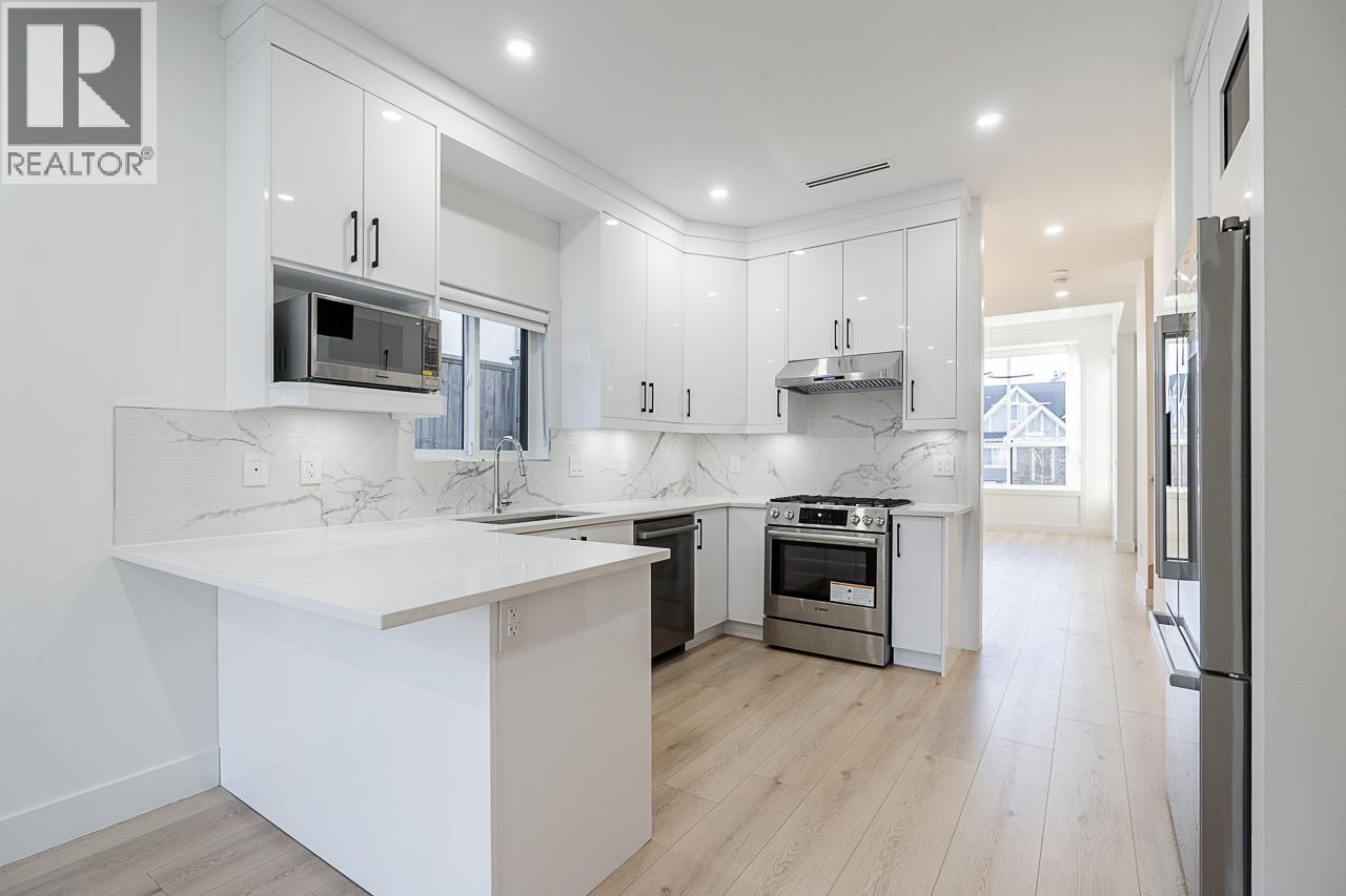 8018 19th Avenue, Burnaby, British Columbia  V3N 1G3 - Photo 11 - R3050093