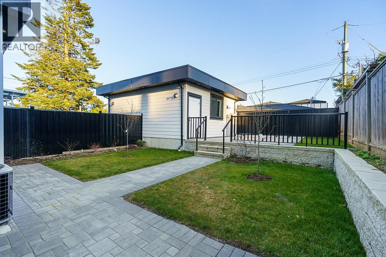 8018 19th Avenue, Burnaby, British Columbia  V3N 1G3 - Photo 34 - R3050093