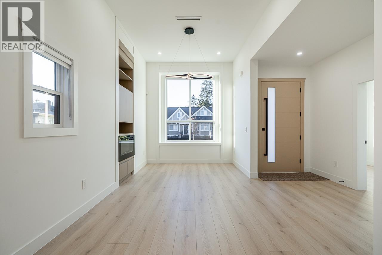 8018 19th Avenue, Burnaby, British Columbia  V3N 1G3 - Photo 4 - R3050093