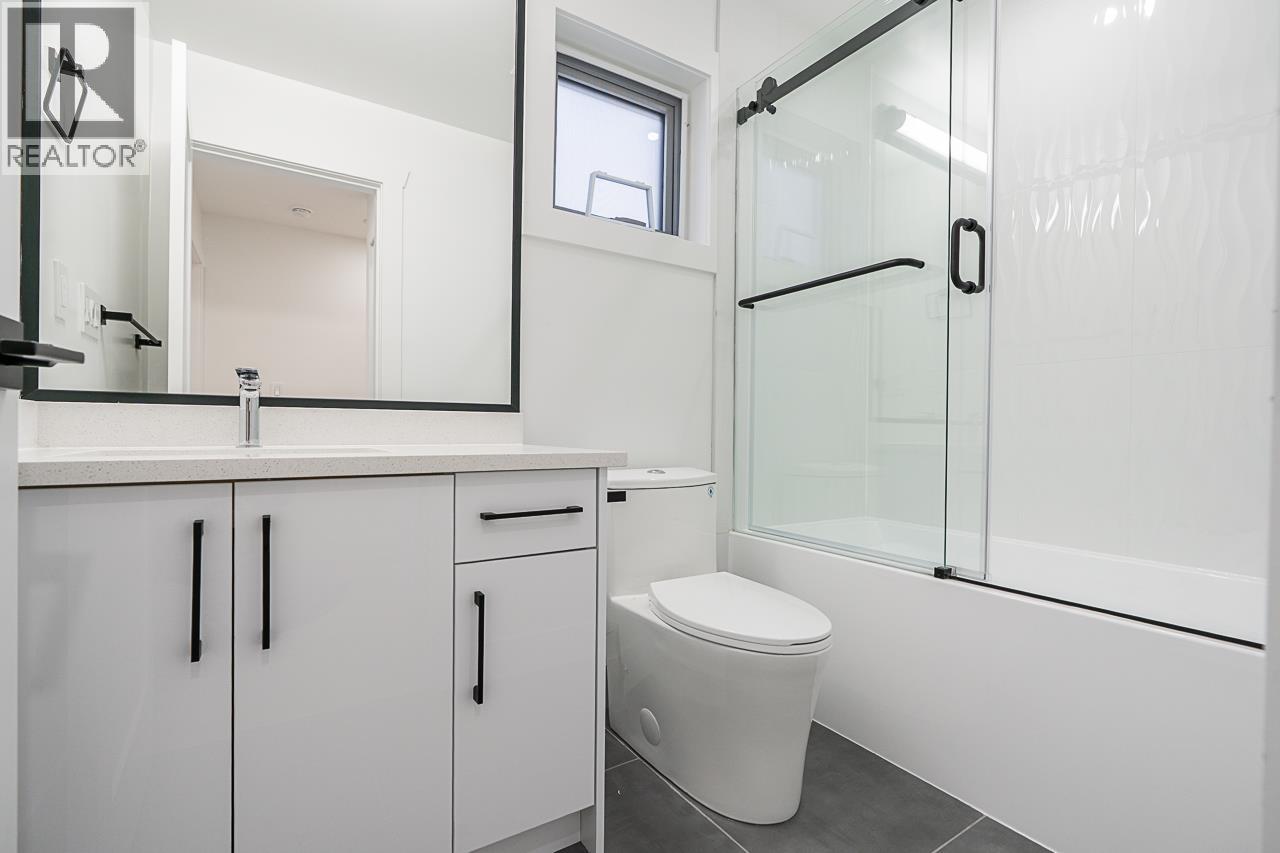 8018 19th Avenue, Burnaby, British Columbia  V3N 1G3 - Photo 28 - R3050093