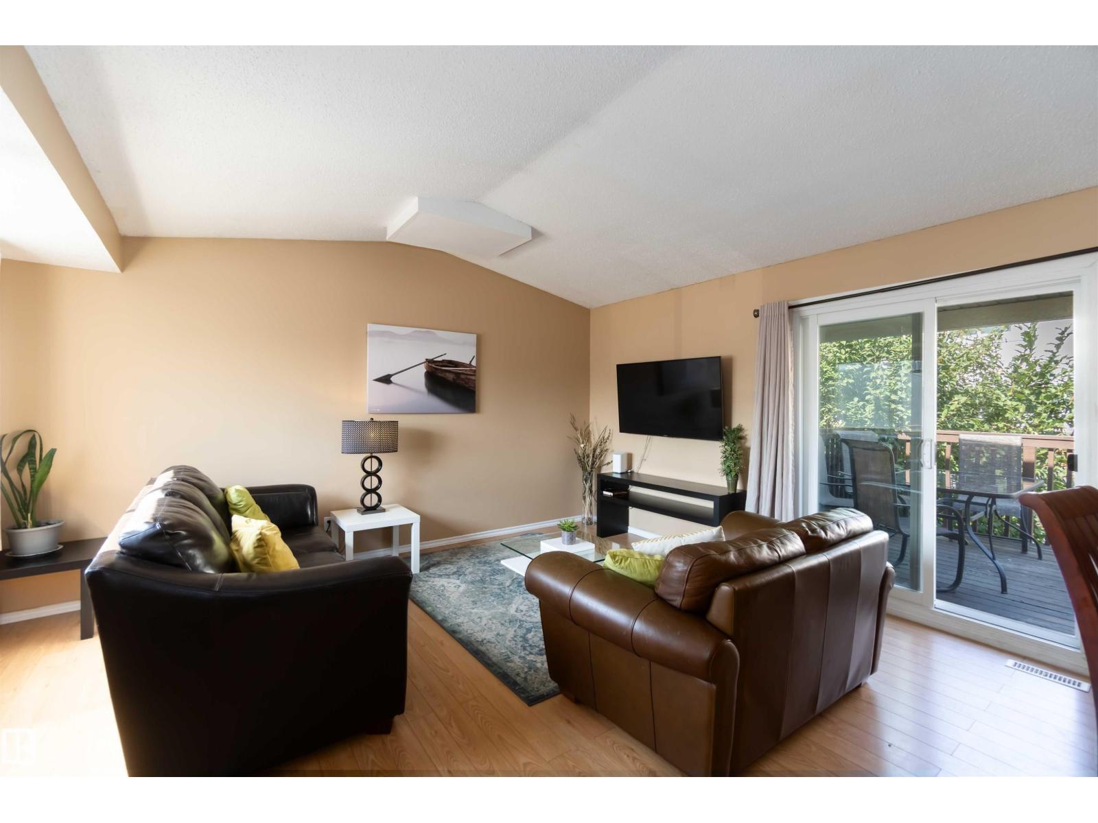 546 Willow Ct Nw, Edmonton, Alberta  T5T 2K7 - Photo 3 - E4458630