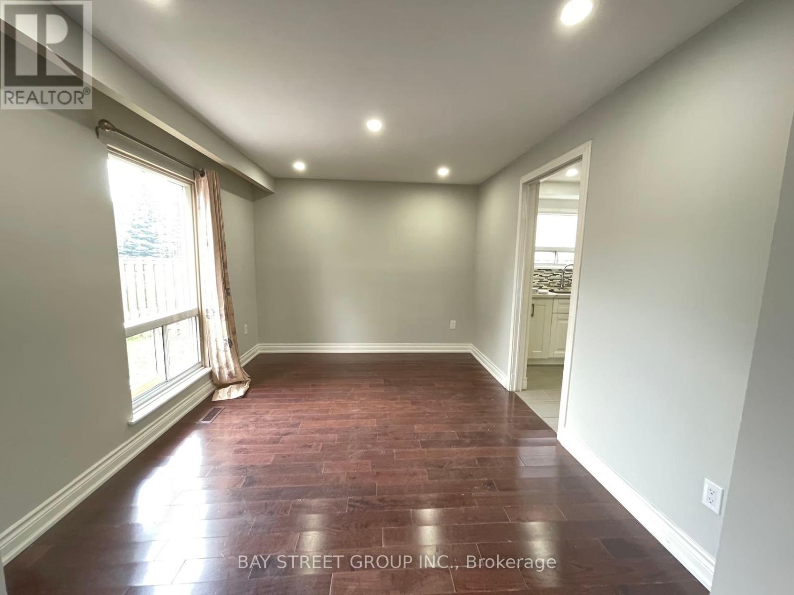 31 Wellpark Boulevard, Toronto, Ontario  M1V 1B5 - Photo 5 - E12415937