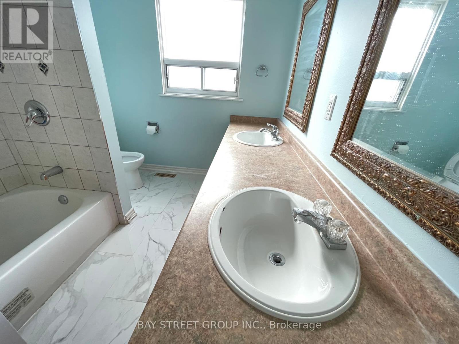 31 Wellpark Boulevard, Toronto, Ontario  M1V 1B5 - Photo 7 - E12415937