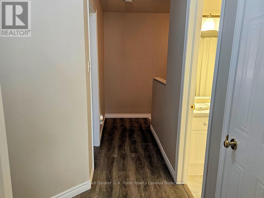 Photo 23 of 30 for 6 - 622 Wharncliffe Rd. South Road