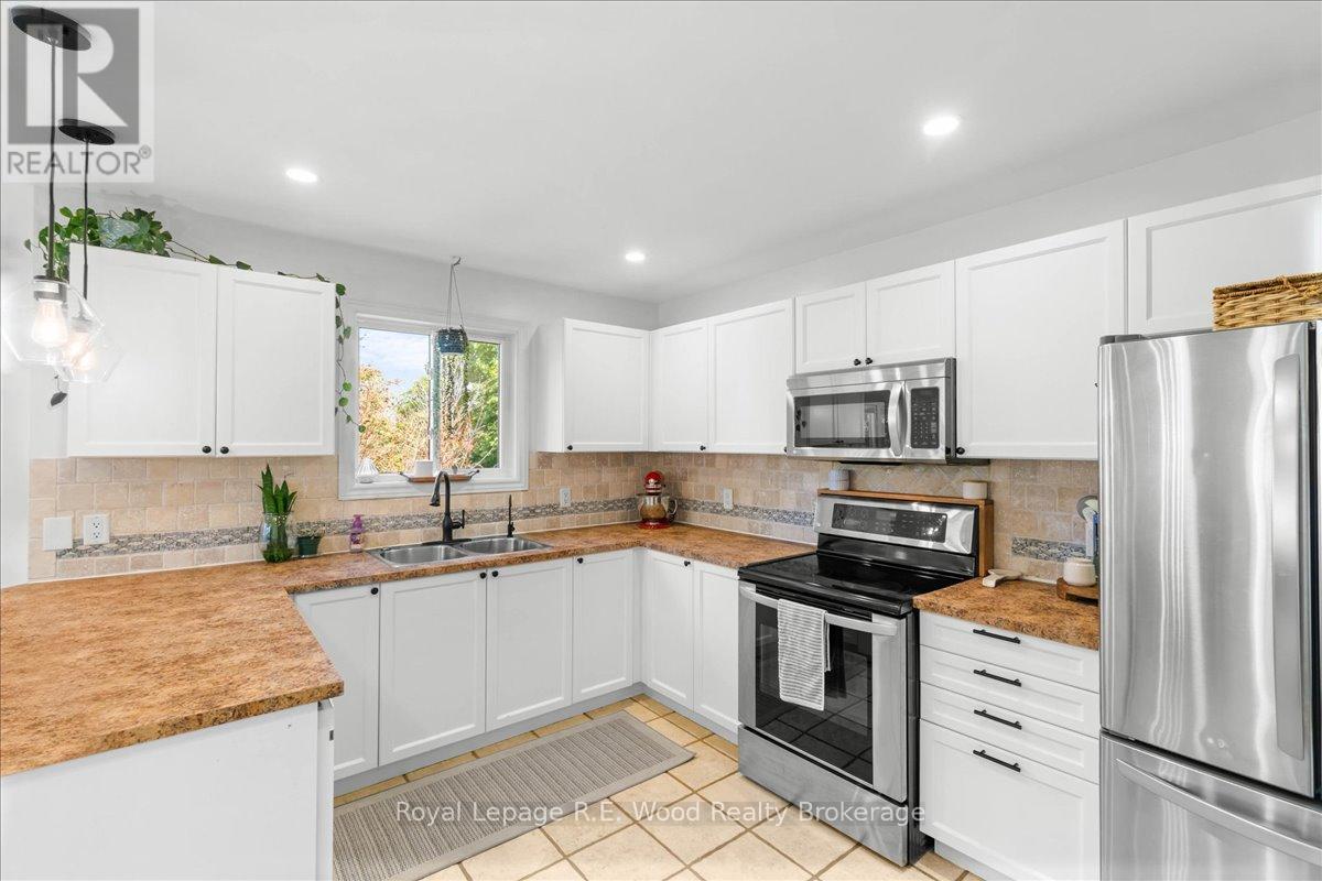 6 Owen Street, Ingersoll, Ontario  N5C 4H3 - Photo 11 - X12416101