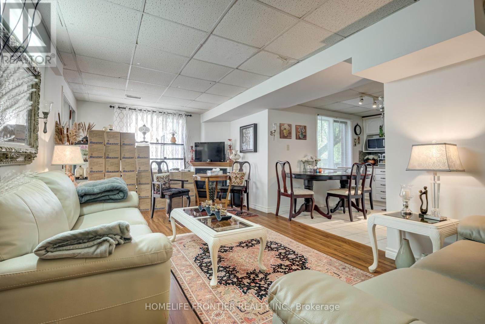 Basement - 615 Sandford Street, Newmarket, Ontario  L3X 1T4 - Photo 2 - N12415989