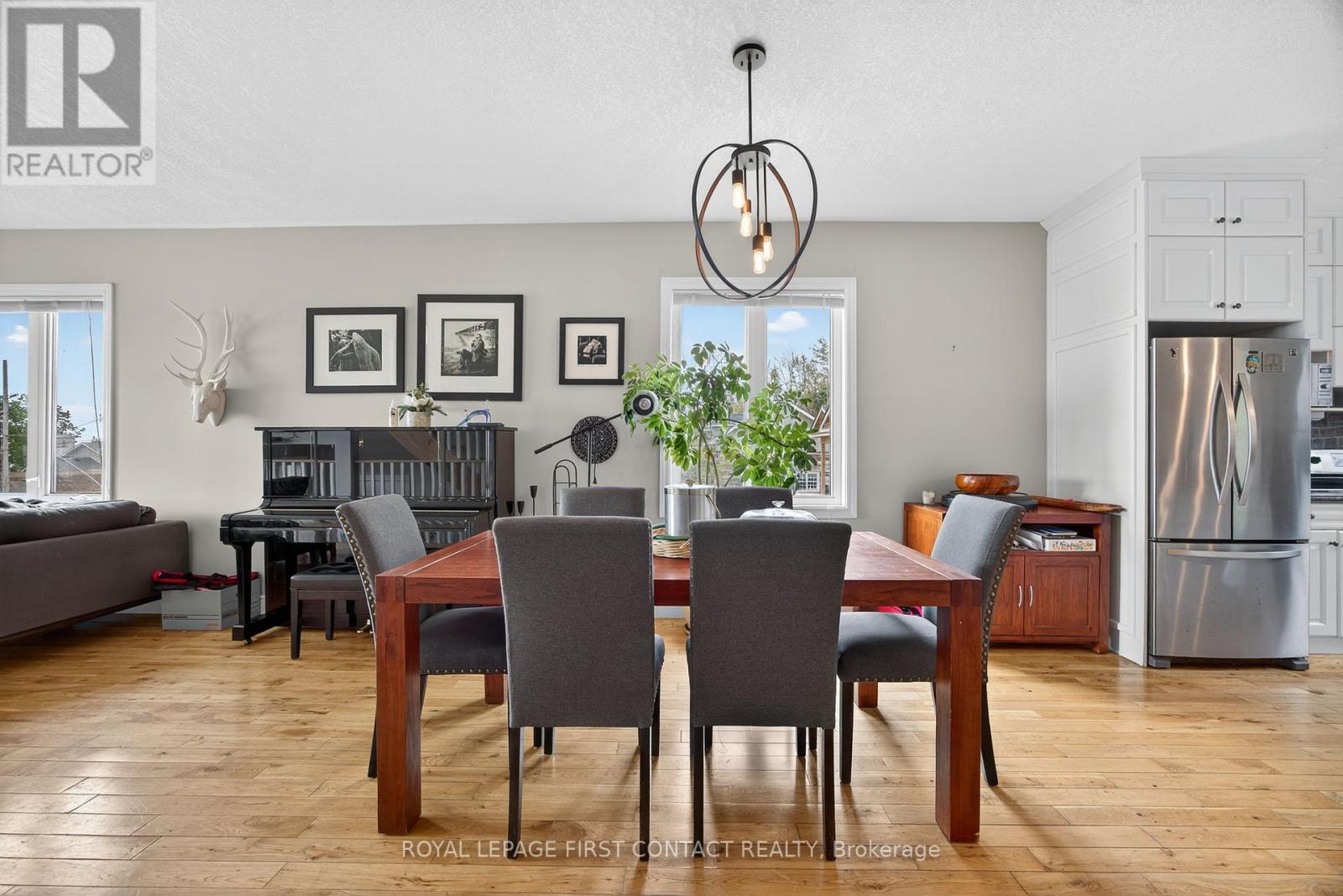 2258 Lakeshore Road E, Oro-Medonte, Ontario  L0L 1T0 - Photo 12 - S12415943