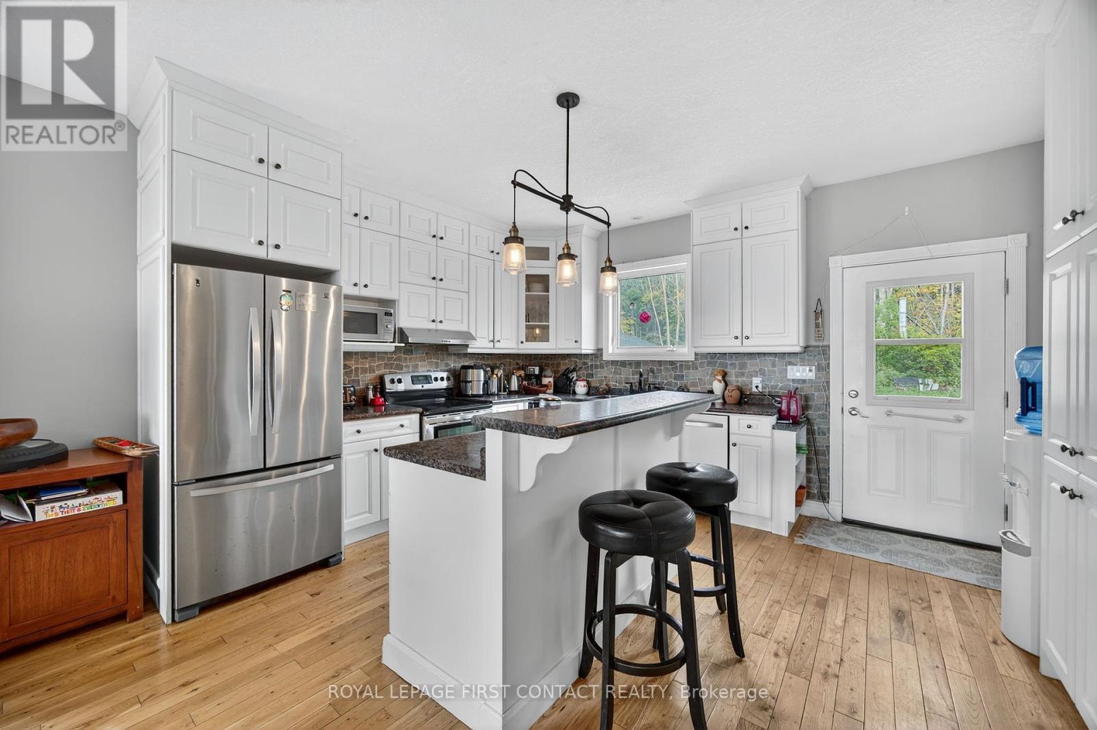2258 Lakeshore Road E, Oro-Medonte, Ontario  L0L 1T0 - Photo 14 - S12415943