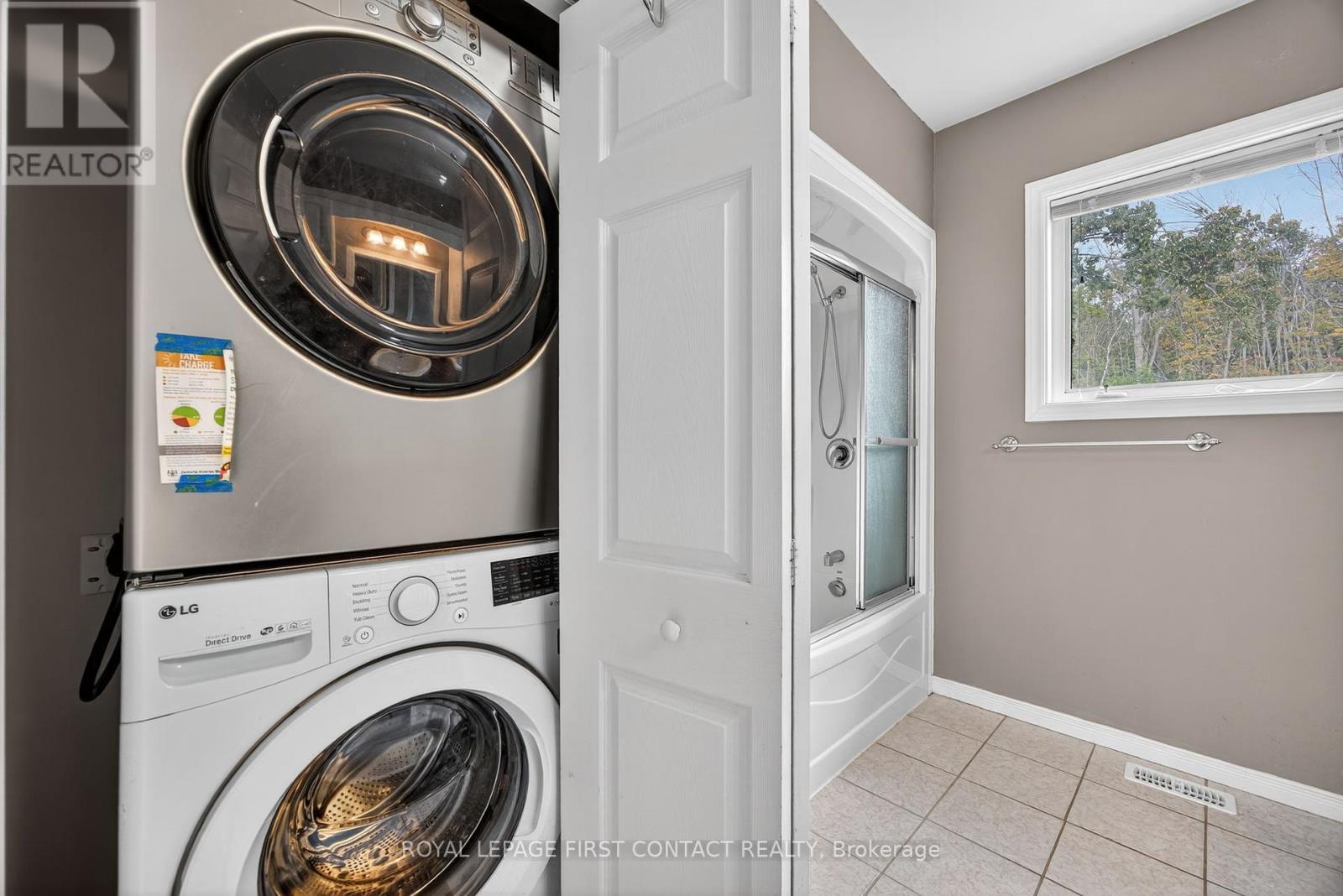 2258 Lakeshore Road E, Oro-Medonte, Ontario  L0L 1T0 - Photo 22 - S12415943