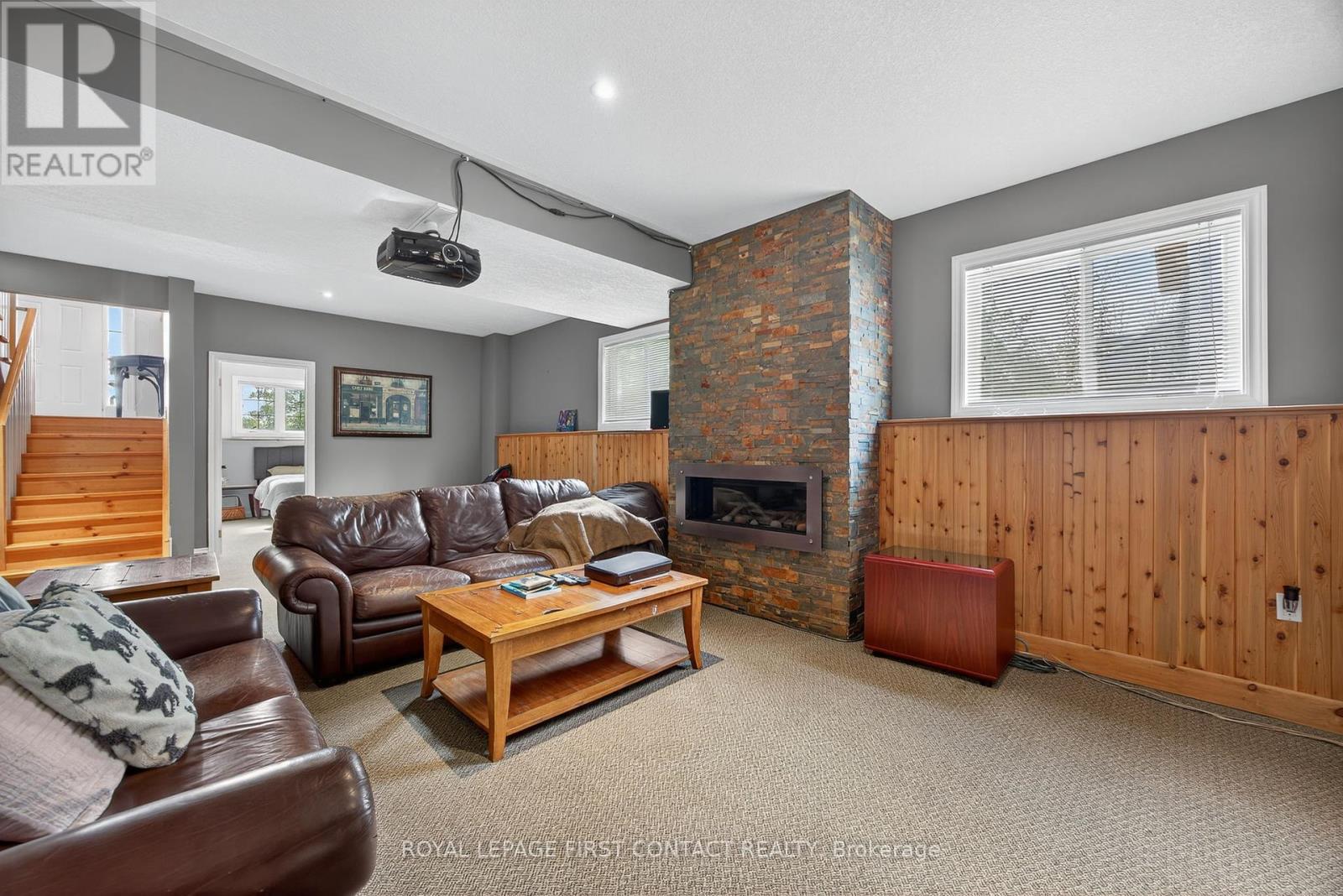 2258 Lakeshore Road E, Oro-Medonte, Ontario  L0L 1T0 - Photo 33 - S12415943