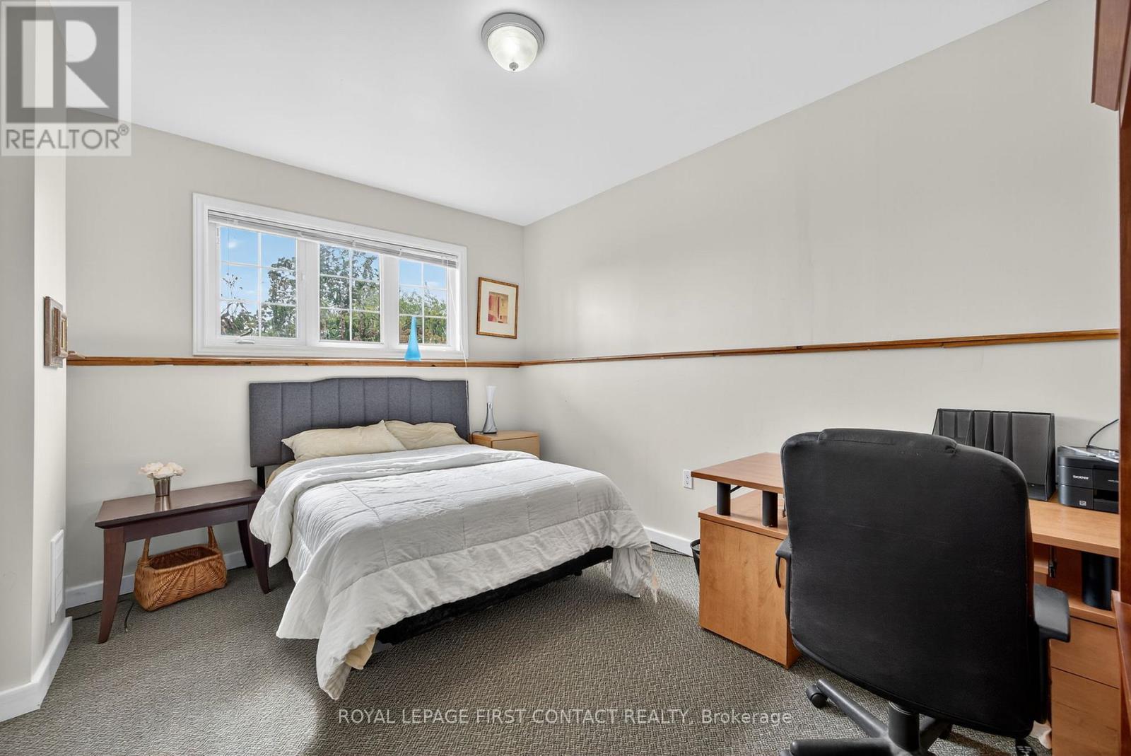 2258 Lakeshore Road E, Oro-Medonte, Ontario  L0L 1T0 - Photo 35 - S12415943