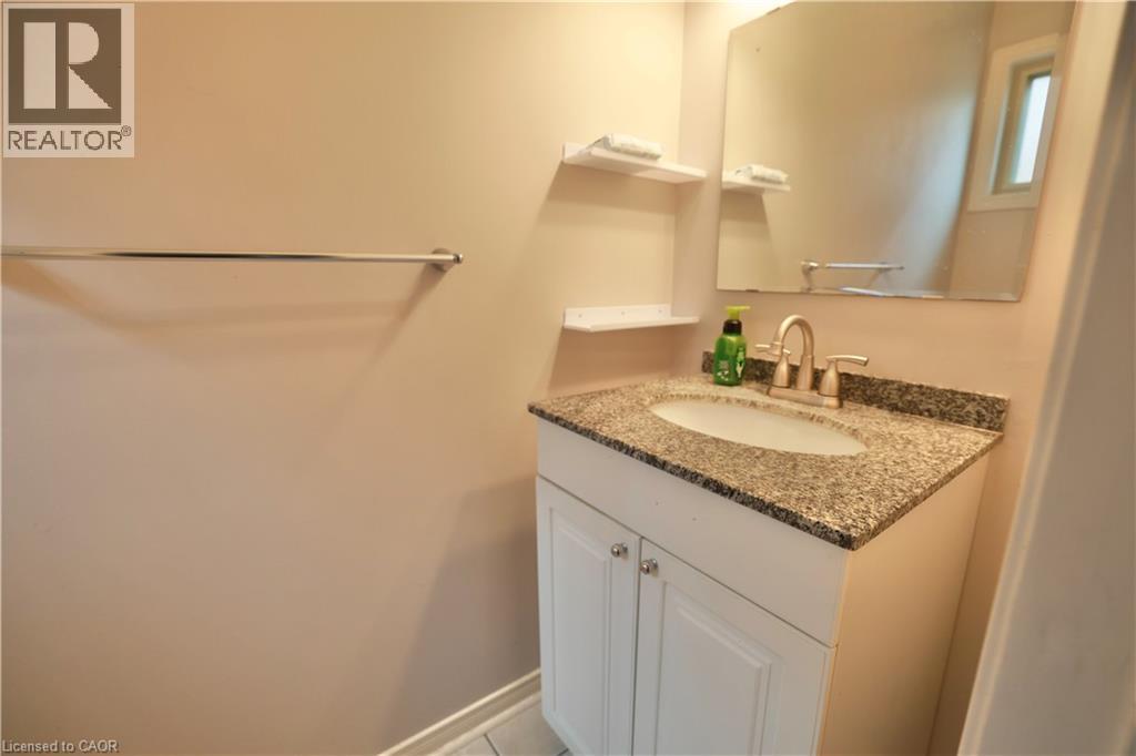 104 Woodbend Crescent, Waterloo, Ontario  N2T 1G9 - Photo 12 - 40771851